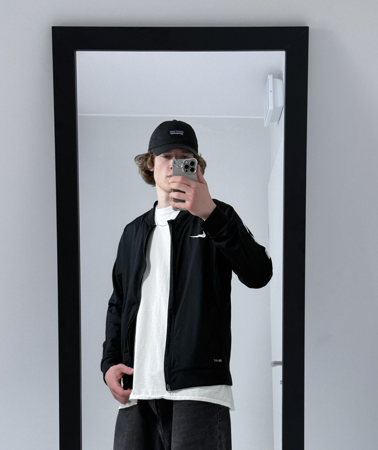 Nike Vintage Nike Y2K streetwear zip sweatshirt Size US XL / EU 56 / 4 - 1 Thumbnail