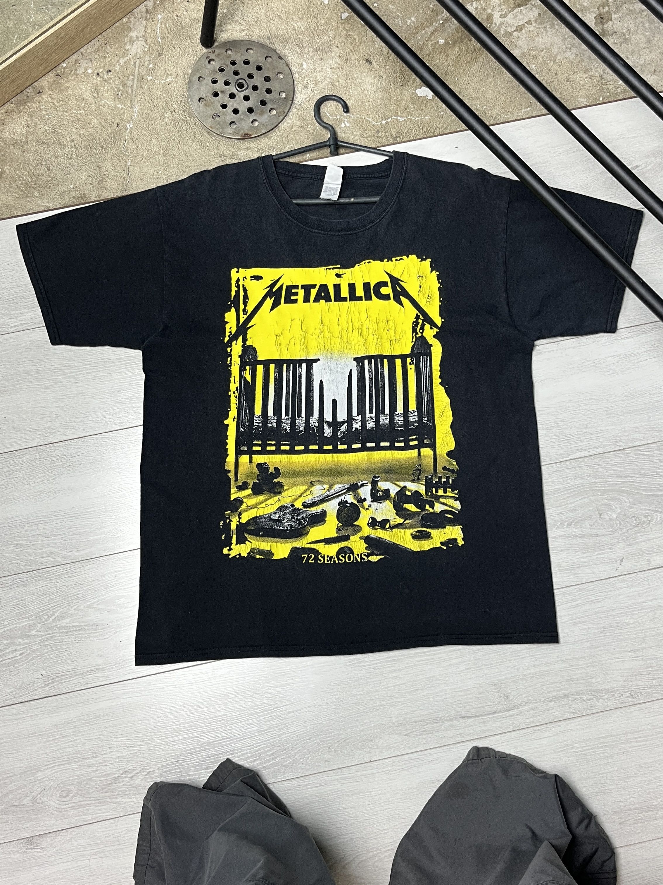 Vintage METALLICA "72 SEASONS" ALBUM GRAPHIC TEE - № 982 Size US L / EU 52-54 / 3 - 1 Thumbnail