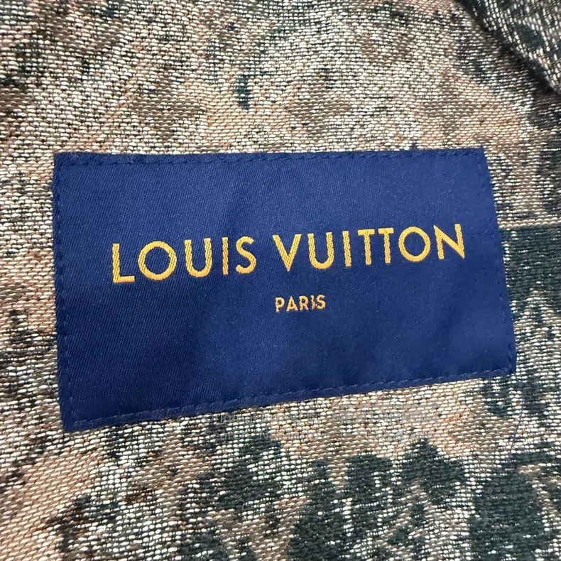 Louis Vuitton Louis Vuitton Tapestry Fur Collar Full Print Denim Jacket Size US M / EU 48-50 / 2 - 3 Thumbnail