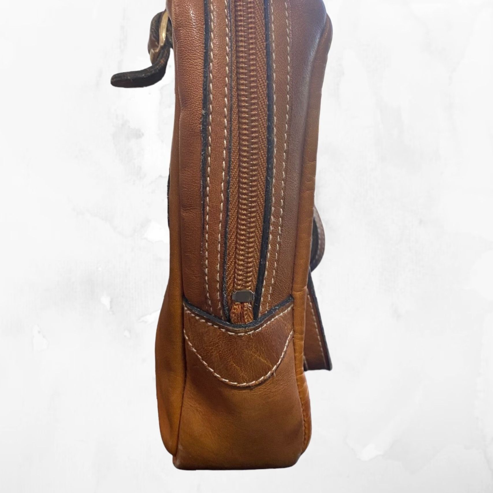 Doublet VINTAGE Unbranded Messenger Bag Women Small Brown Leather Double Strap Zipper Hong Kong FDC Zip Pockets Size ONE SIZE - 4 Thumbnail