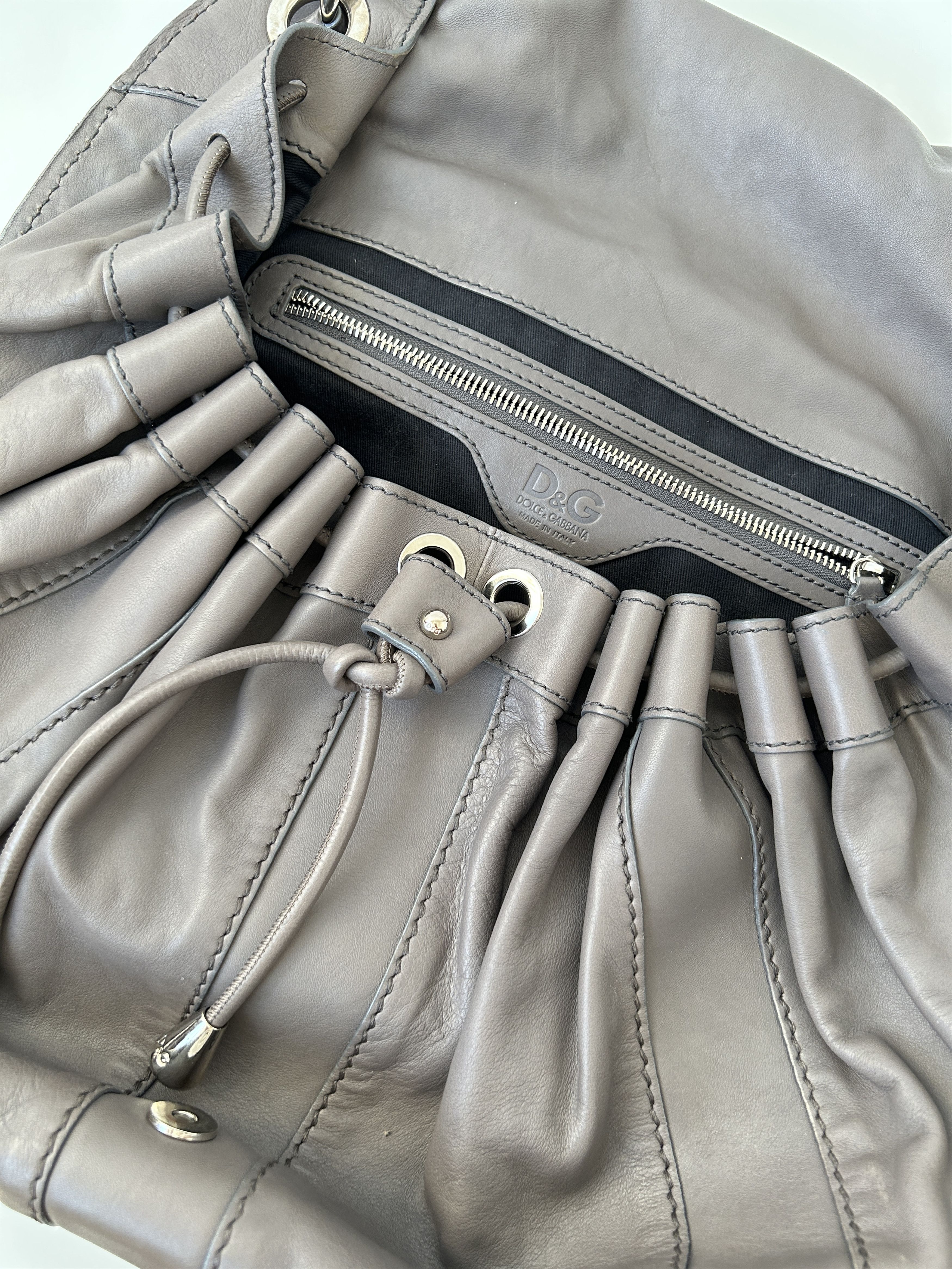 Dolce & Gabbana D&G Natalia leather drawstring hobo handbag Size ONE SIZE - 14 Thumbnail