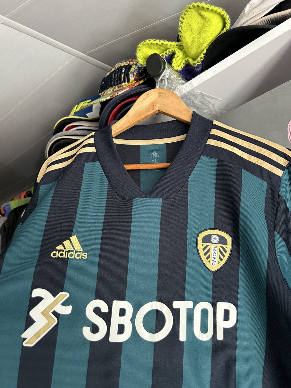 Adidas Leeds United 2021/22 away Adidas jersey Size US XL / EU 56 / 4 - 7 Thumbnail