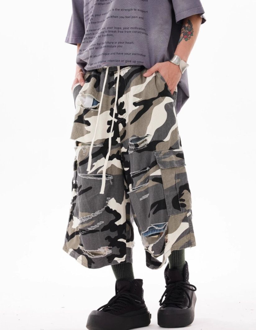 Designer × Japanese Brand Multi-pocket Camouflage Shorts Calf-length Size US 37 - 4 Thumbnail
