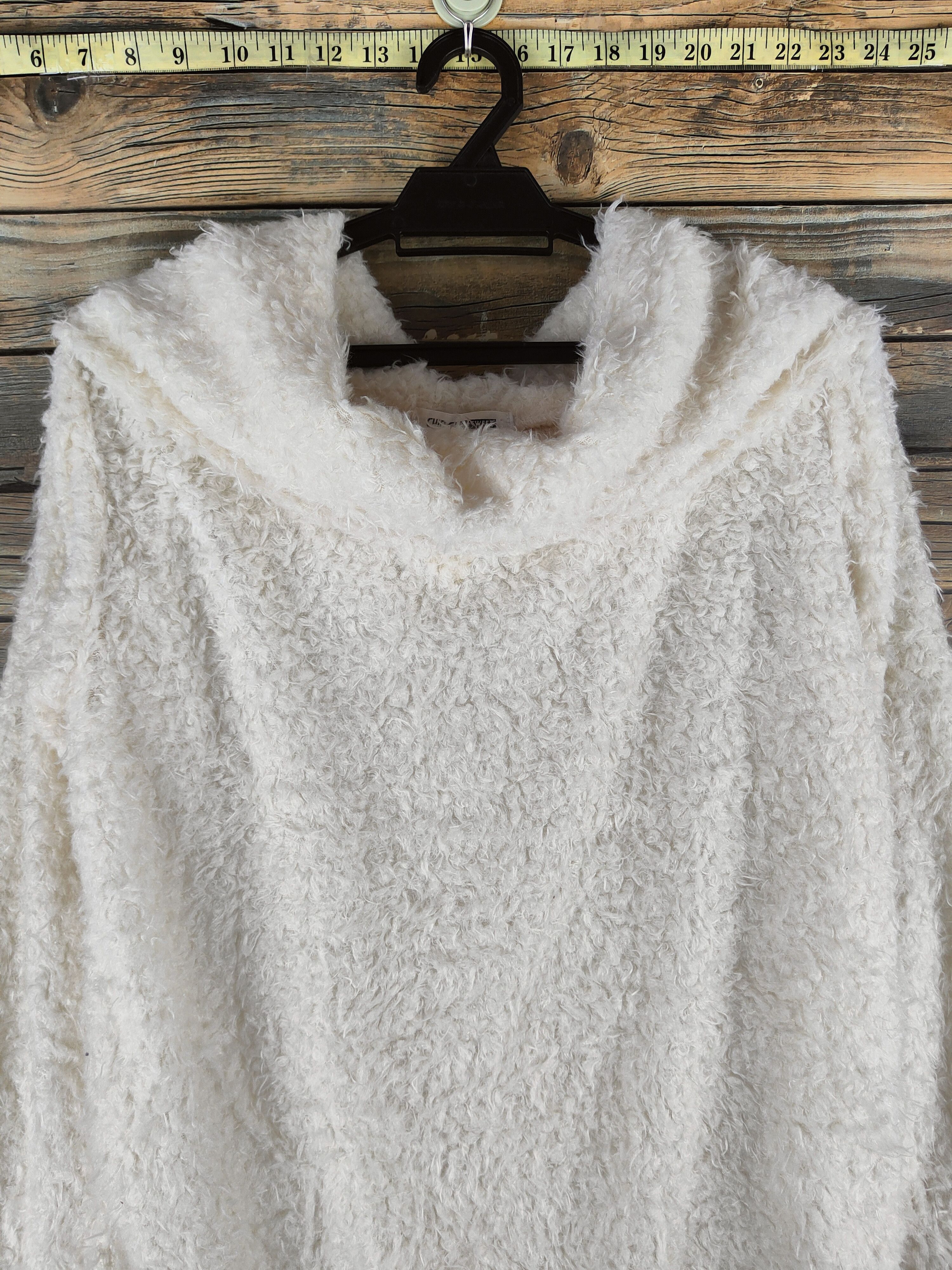 Japanese Brand DL Chip Clip Cream Fur Mohair #46-465 Size L / US 10 / IT 46 - 2 Thumbnail