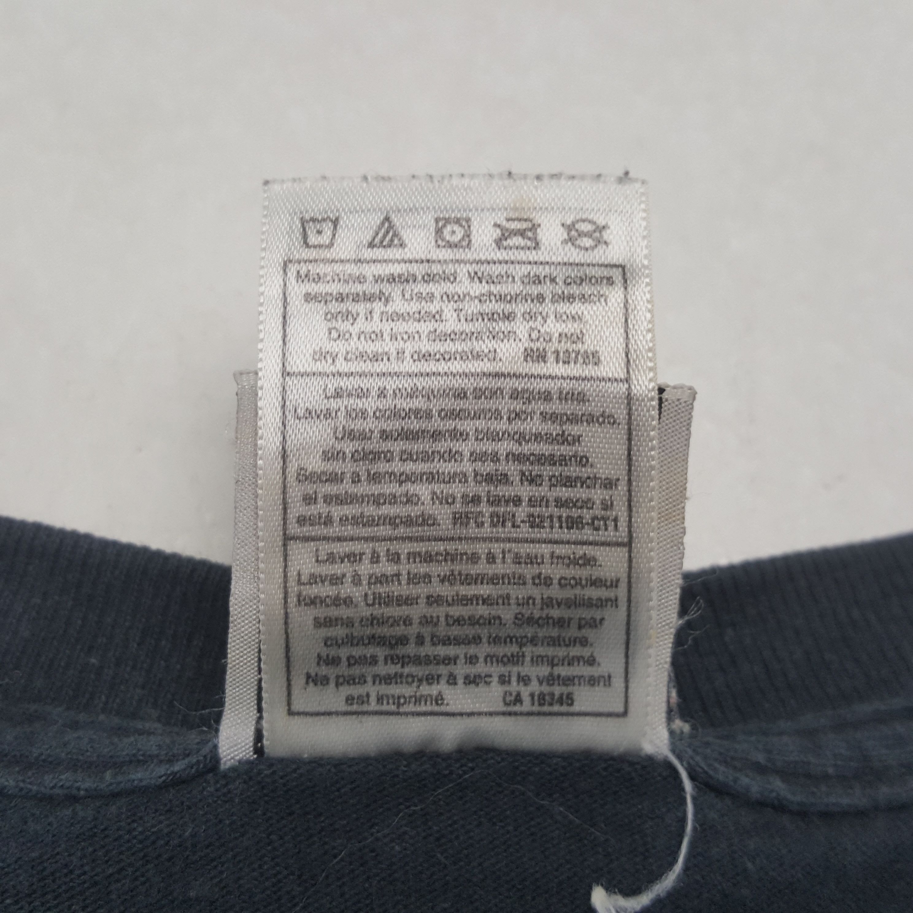Vintage Spark Streetwear Skateboard Style Tshirt RR25 Size US L / EU 52-54 / 3 - 7 Thumbnail