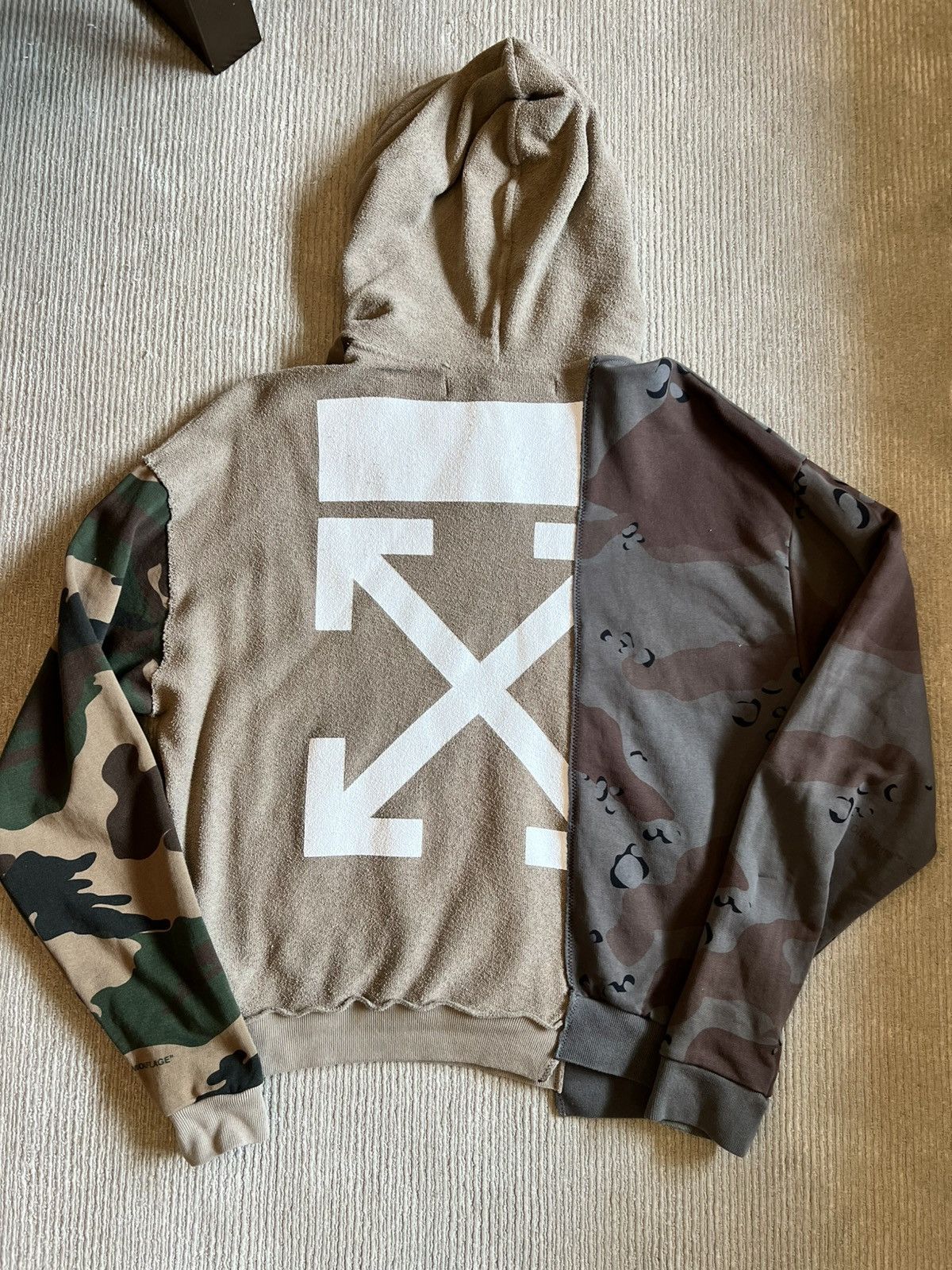 Off-White Off White Reconstructed Arrow Logo Camo Hoodie - Size L Size US L / EU 52-54 / 3 - 7 Thumbnail