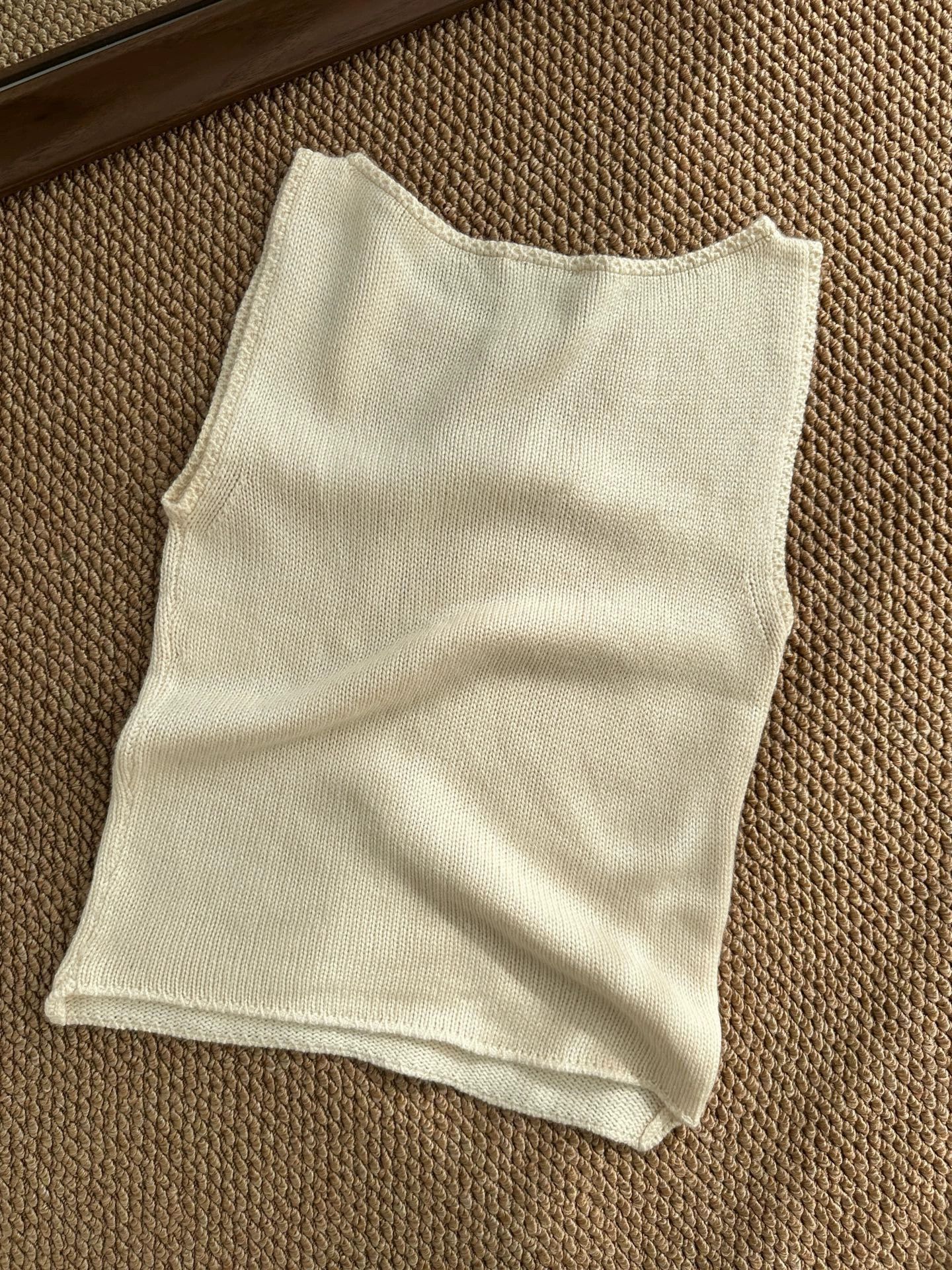 Chanel CHANEL Ivory lace silver label knit sleeveless top Wmns Size XS / US 0-2 / IT 36-38 - 2 Thumbnail