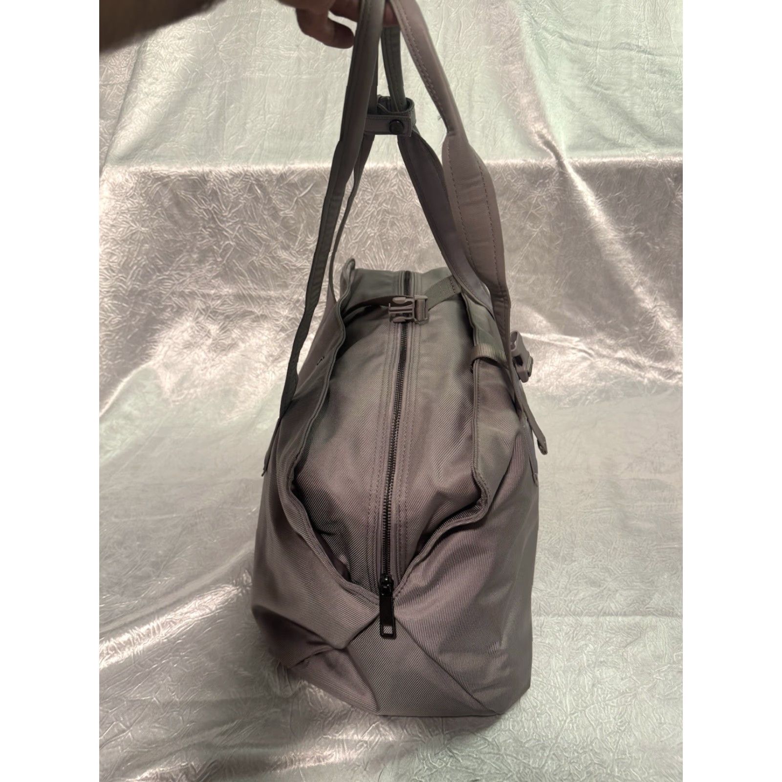 Lululemon LULULEMON Athletica Shoulder Bag Weekend Bag Duffle Large Unisex Adults Grey Cotton with Thermoplastic Size ONE SIZE - 6 Thumbnail