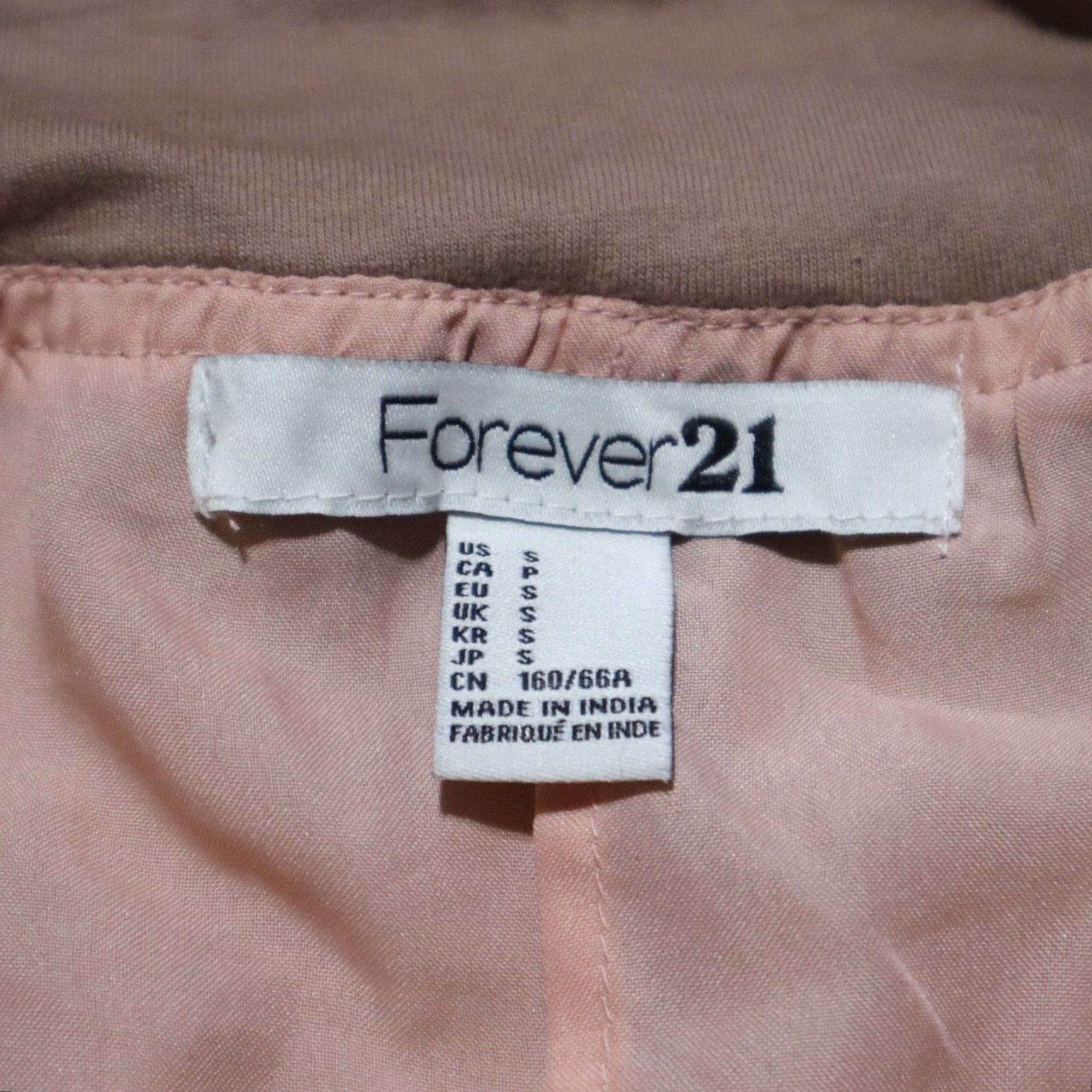 Forever 21 FOREVER 21 Mini Skirt Pink Small Women's Size 28" / US 6 / IT 42 - 4 Thumbnail