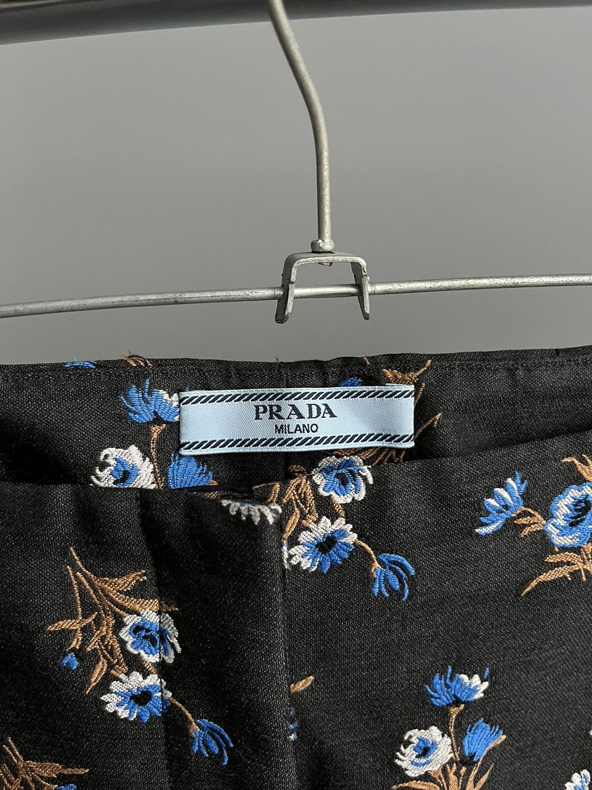 Prada Prada Wool Silk Embroidered Monogram Flowers Chino Pants 42 Size 28" / US 6 / IT 42 - 7 Thumbnail