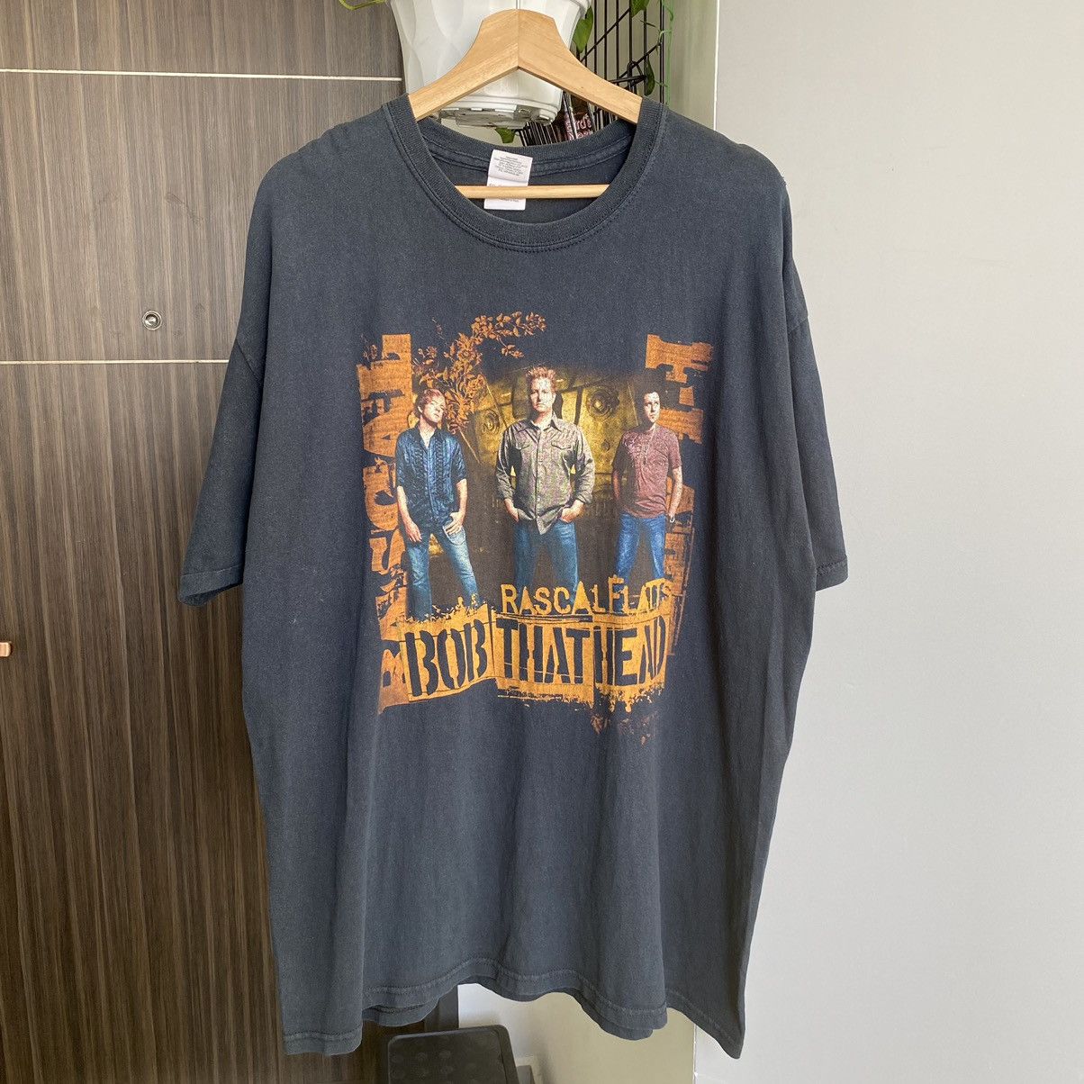 Band Tees Thrashed Faded Vintage Y2K Rascal Flatts ERD GRUNGE TEE Size US XL / EU 56 / 4 - 1 Thumbnail