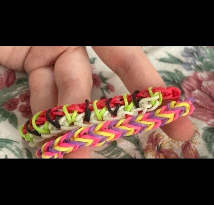 Jewelry SALE Set of 2 colourful Loom band bracelets Size ONE SIZE - 1 Thumbnail