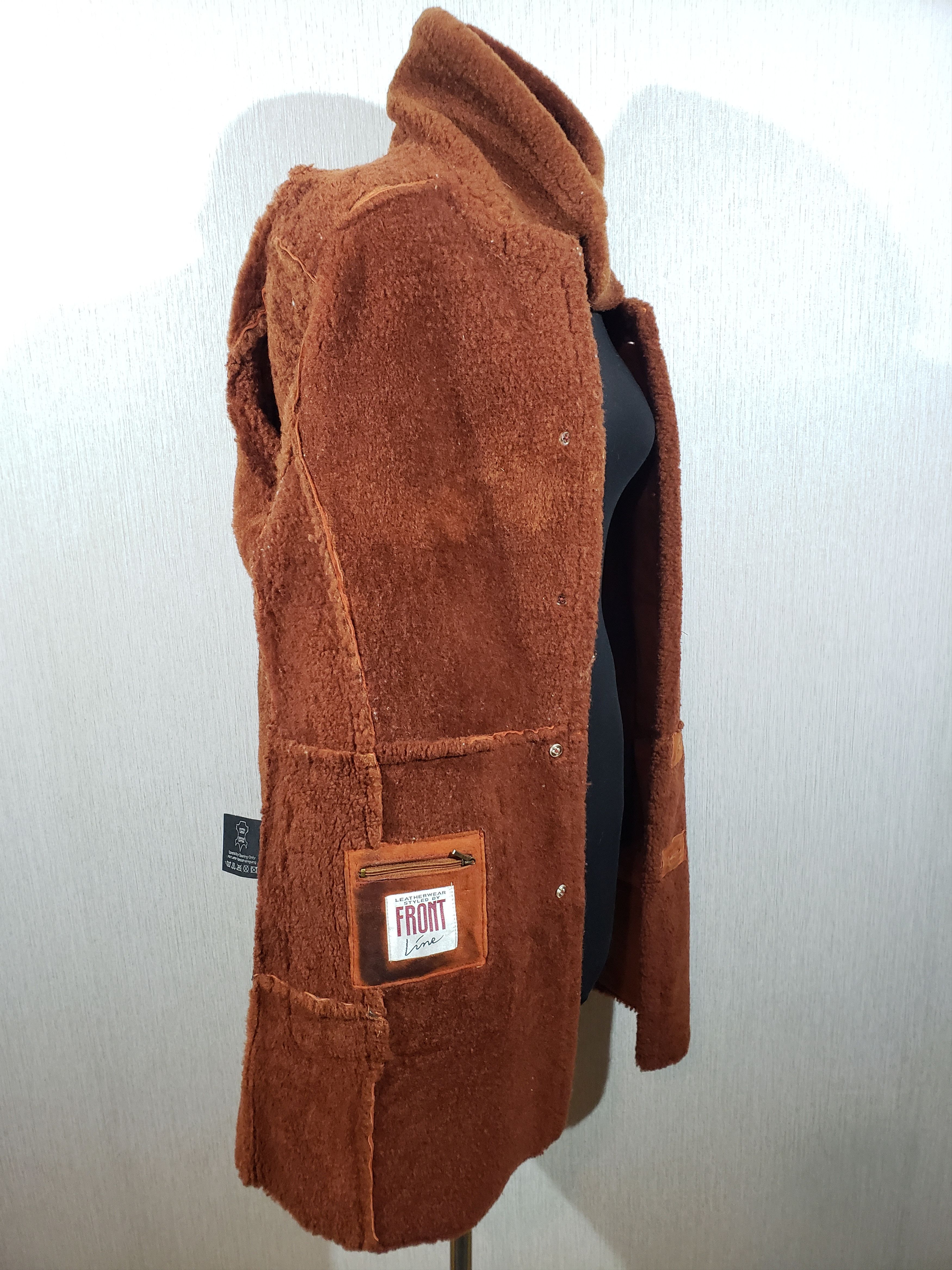 Other Wonderful women's warm sheepskin coat. Size L / US 10 / IT 46 - 8 Thumbnail