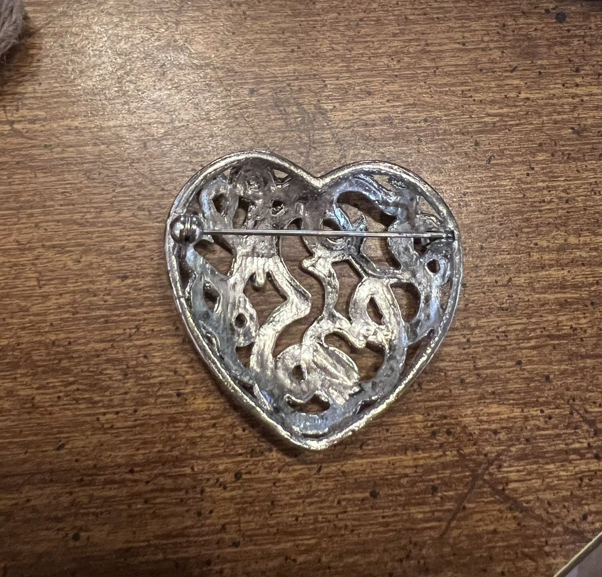 Vintage Vintage Silvertone Brooch Pin Collectible Heart Jewelry Size ONE SIZE - 5 Thumbnail