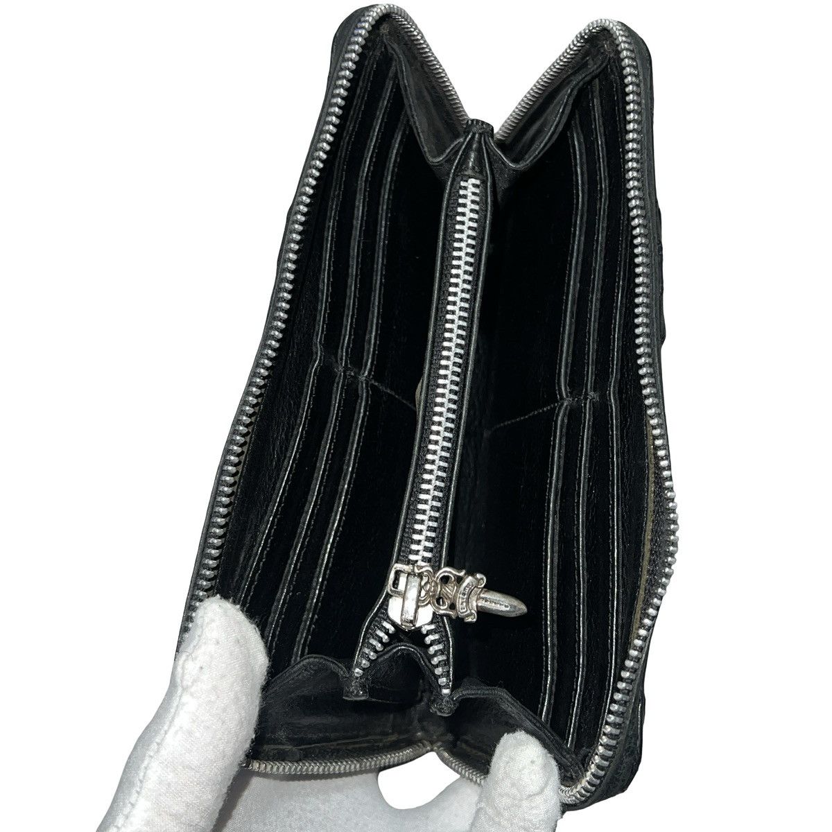 Chrome Hearts CHROME HEARTS Cemetery Cross Patch Round Zip Wallet Black Size ONE SIZE - 5 Thumbnail