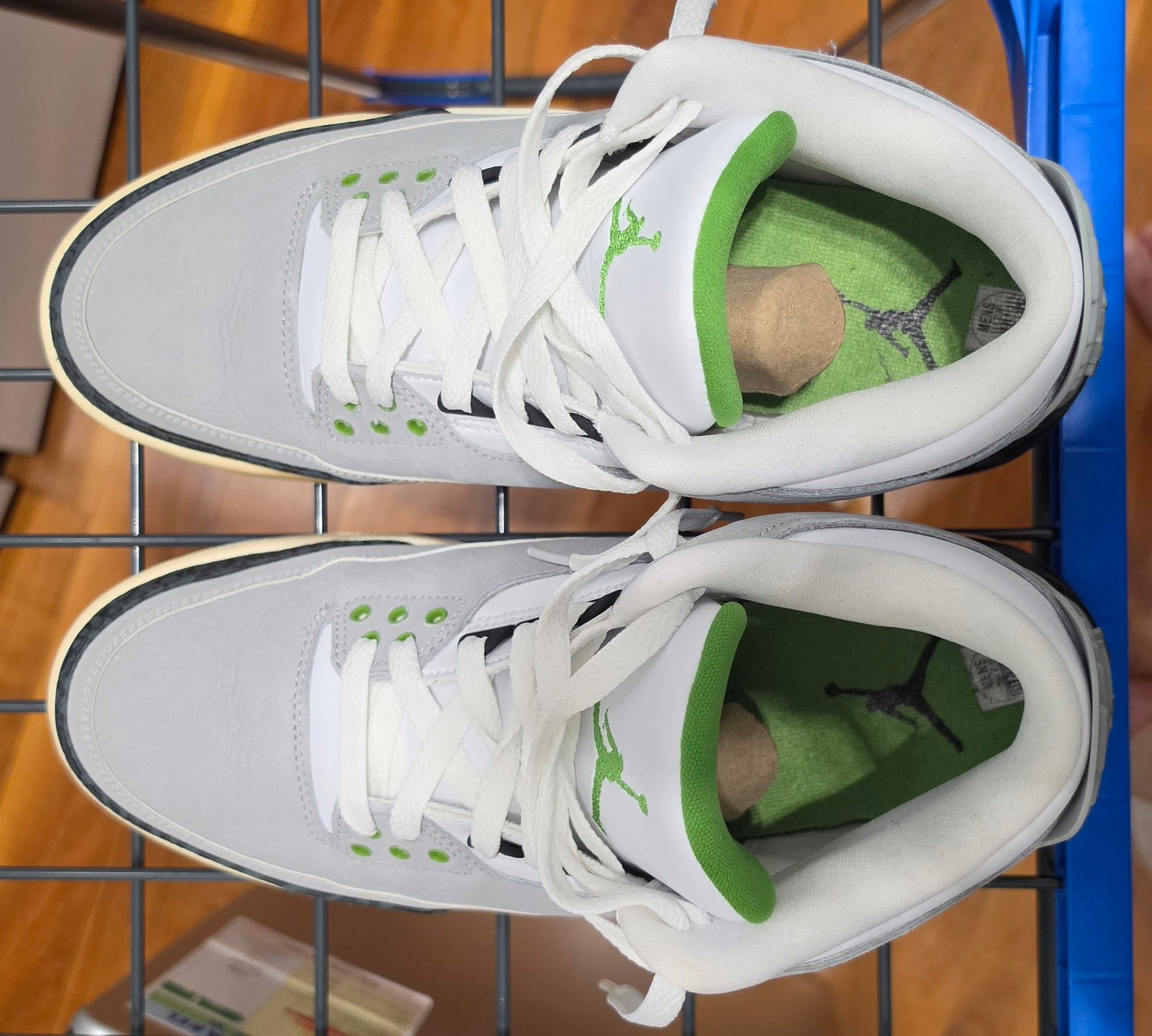 Jordan Brand Jordan 3 Retro Chlorophyll (US 9.5) Size US 9.5 / EU 42-43 - 5 Thumbnail