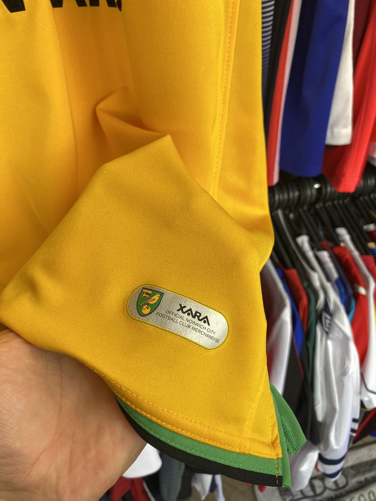 Vintage 2005/06 XARA NORWICH CITY HOME SOCCER FOOTBALL JERSEY SHIRT Size US XL / EU 56 / 4 - 8 Thumbnail