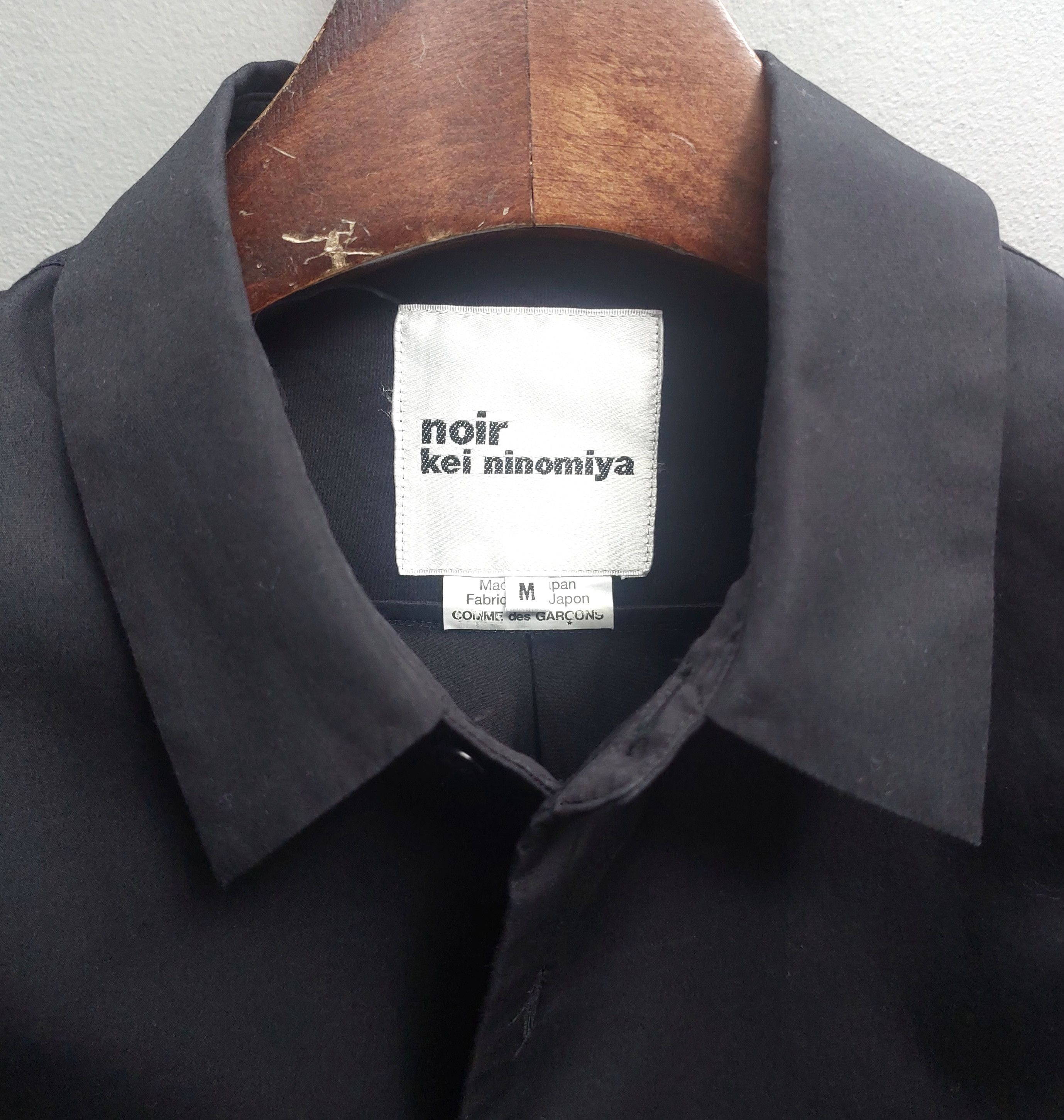 Noir Kei Ninomiya Noir Kei Ninomiya Black Structured Cotton Shirt Size M / US 6-8 / IT 42-44 - 13 Thumbnail