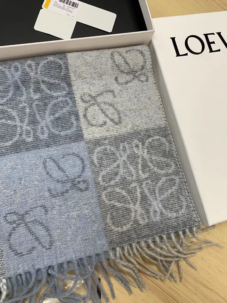 Loewe Loewe Anagram Warm and Comfortable Wool Fleece Scarf, Wome Size ONE SIZE - 8 Thumbnail