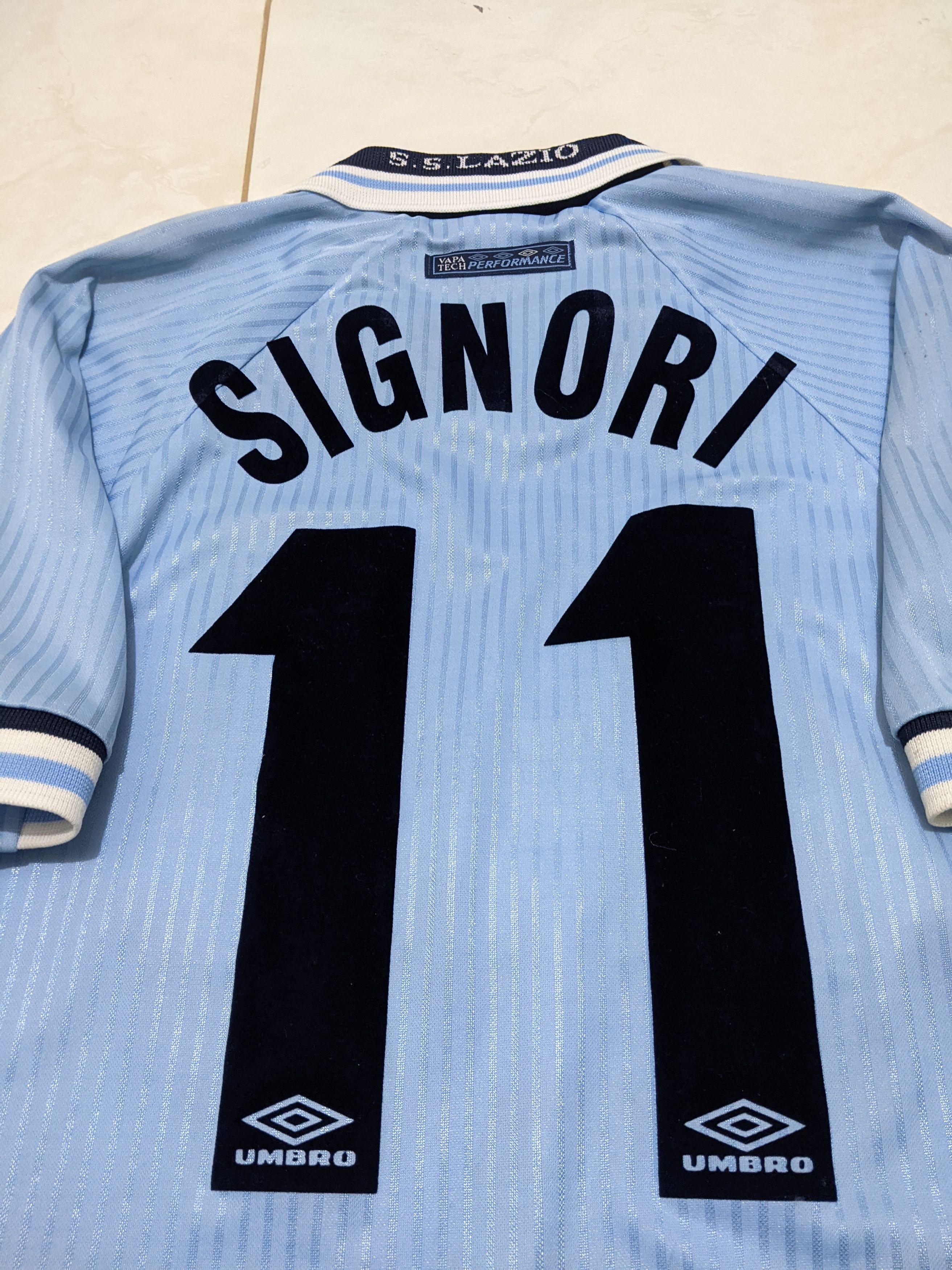 Umbro Lazio 1997-98 home SIGNORI Jersey football shirt Size US M / EU 48-50 / 2 - 3 Thumbnail