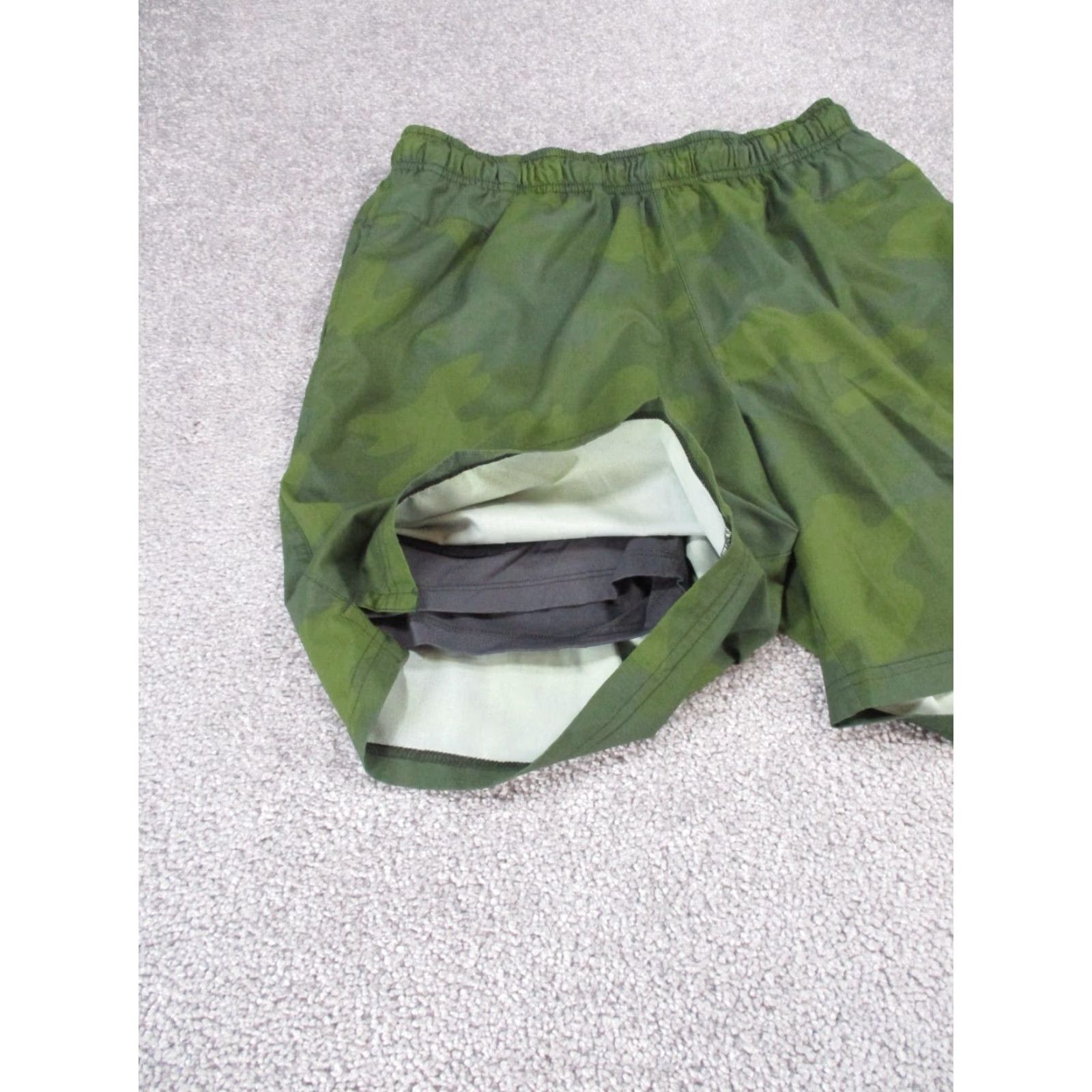 Vintage EQUINOX Men's Medium Green Camo Performance Shorts Athletic Lined Sports Size US 31 - 4 Thumbnail