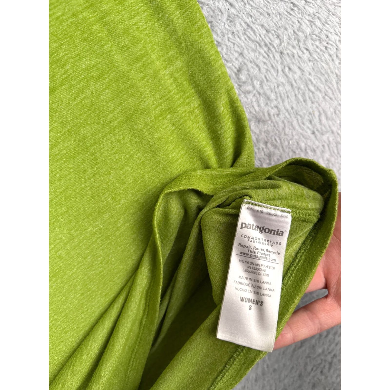Patagonia Patagonia Shirt Women S Green Short Sleeve Crew Neck Nylon Blend Glorya Tee Size S / US 4 / IT 40 - 7 Thumbnail