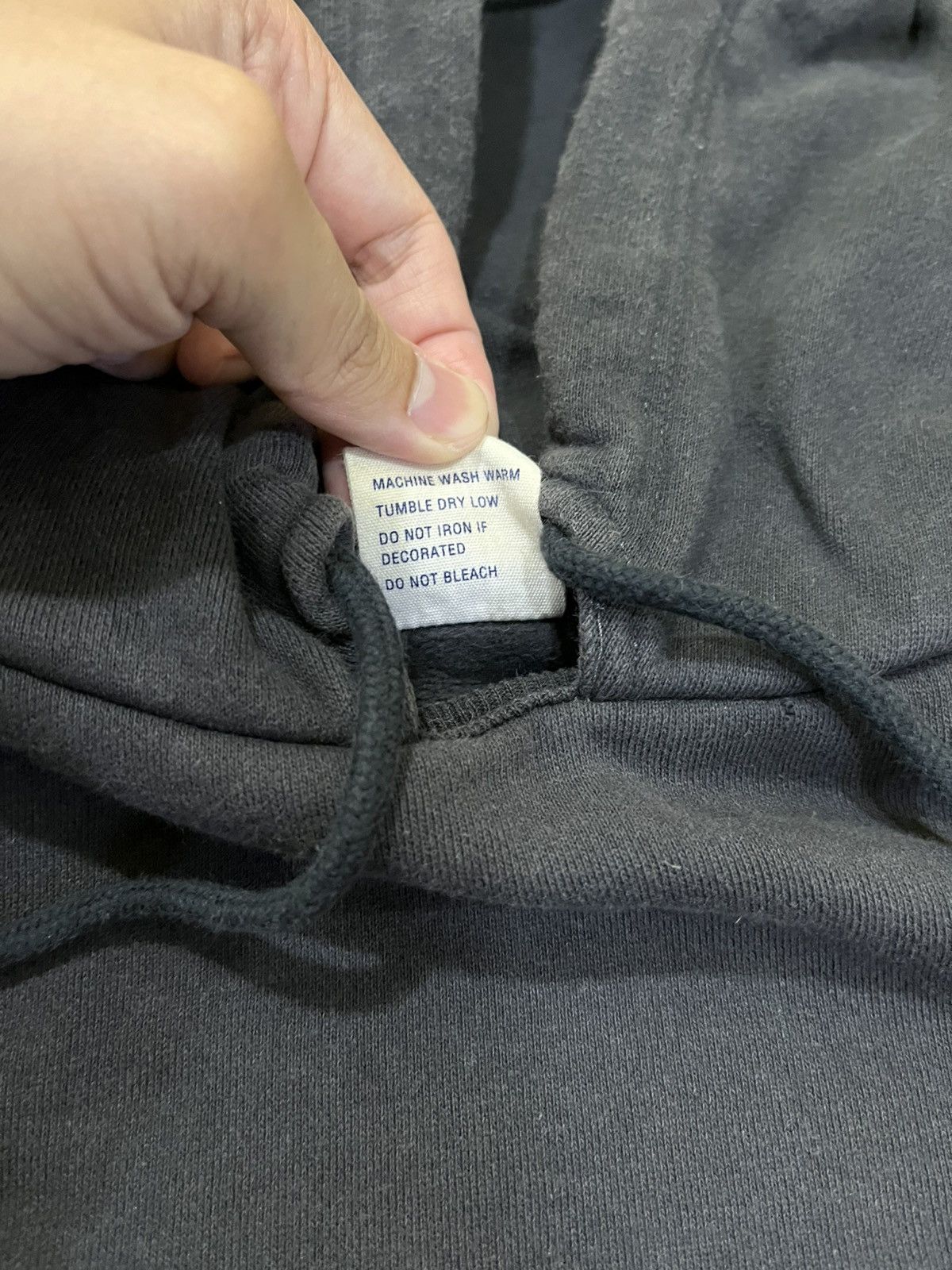 Champion vintage Champion Reverse Weave hoodie in a faded black Size US M / EU 48-50 / 2 - 7 Thumbnail