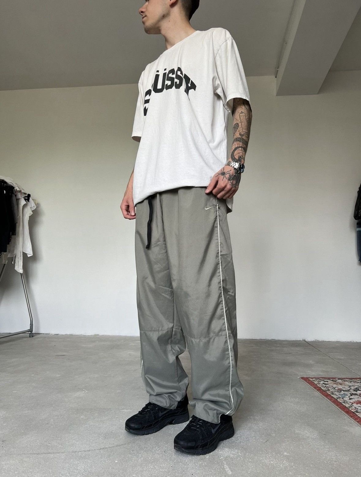 Nike Vintage Nike Sweatpants Size US 32 / EU 48 - 2 Thumbnail
