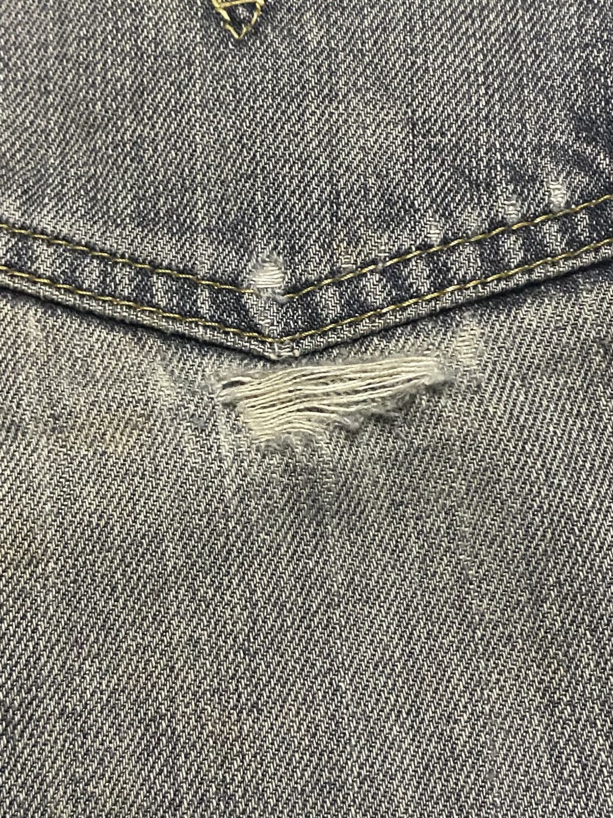 Levi's Vtg Levis 507 Y2K Sanforized Black Distressed Flare Jeans Size US 30 / EU 46 - 14 Thumbnail