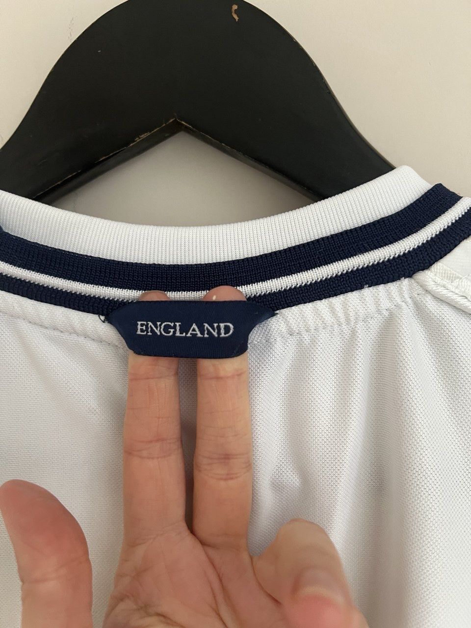 Umbro ENGLAND NATIONAL 1999 HOME SHIRT UMBRO VINTAGE JERSEY SZ XL Size US XL / EU 56 / 4 - 9 Thumbnail
