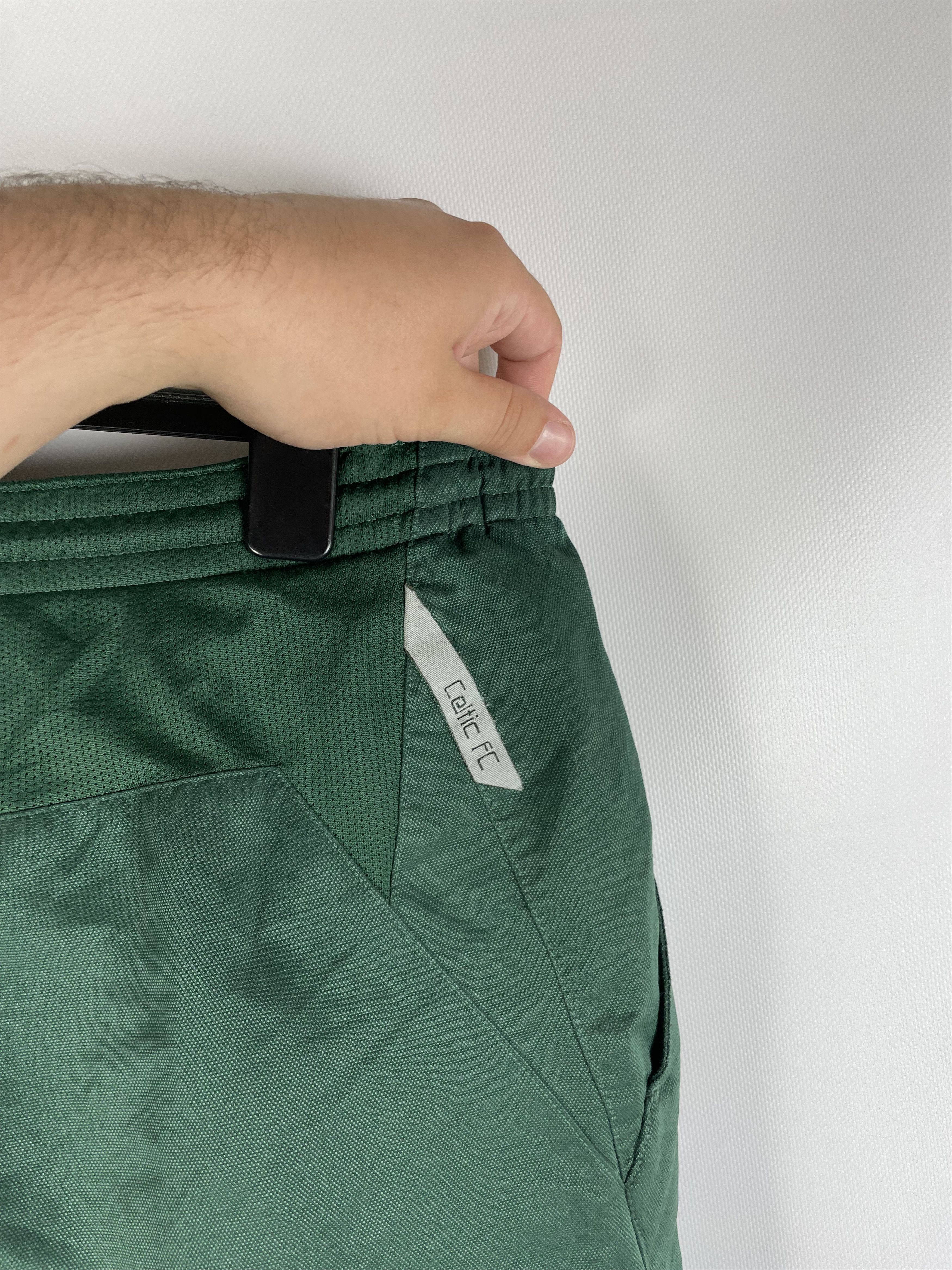 Nike Mens Vintage Celtic Nike shorts Y2k Size US 32 / EU 48 - 8 Thumbnail