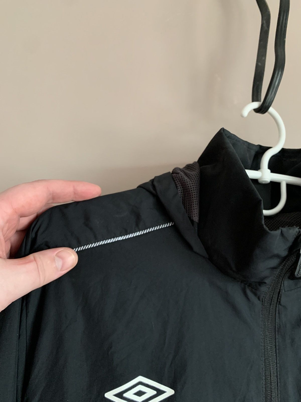 Umbro Everton FC black Umbro jacket soccer football Size US M / EU 48-50 / 2 - 5 Thumbnail