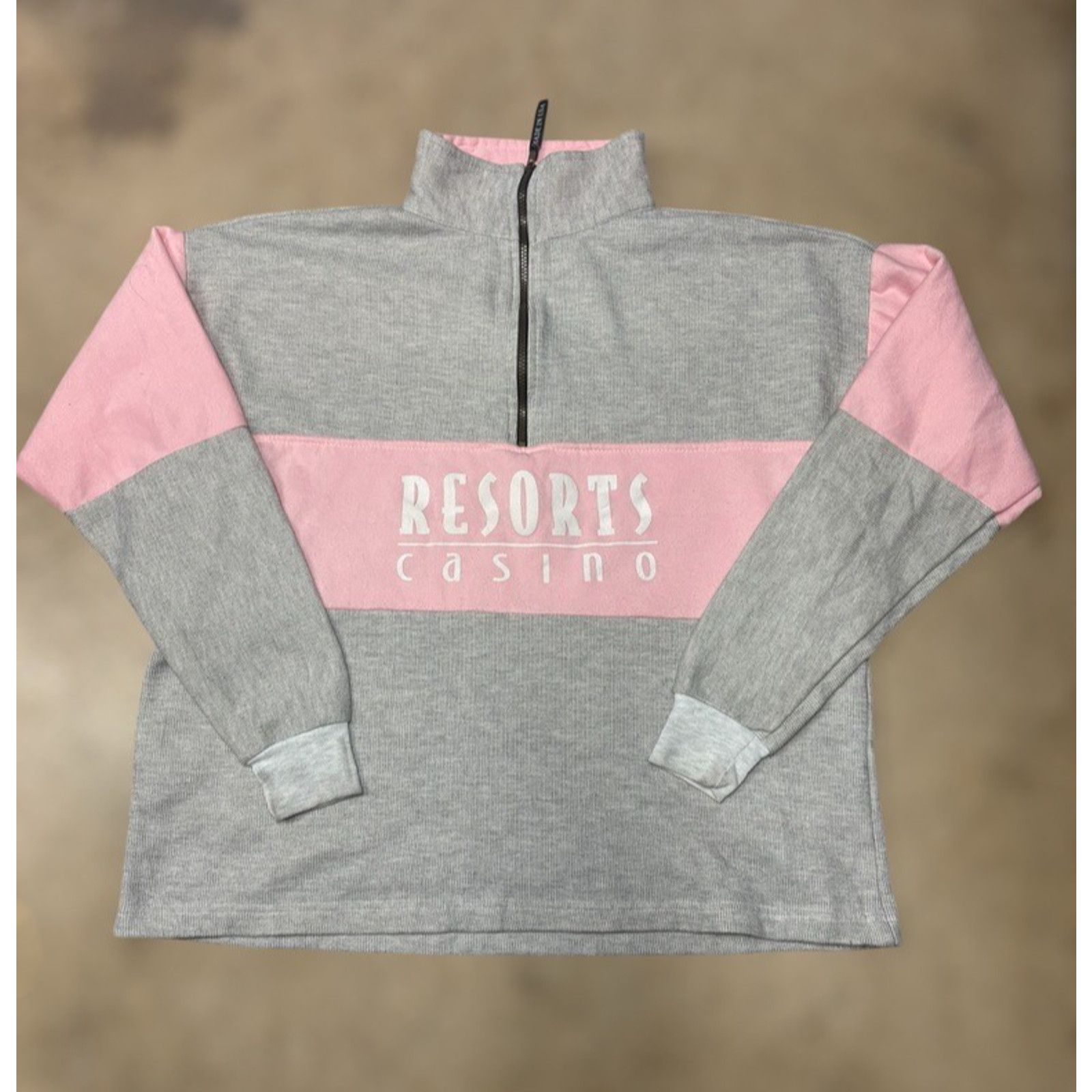 Resort Corps VTG Resorts Casino Quarter Zip Pullover Pink Gray Sweater Size XXL / US 16-18 / IT 52-54 - 1 Thumbnail