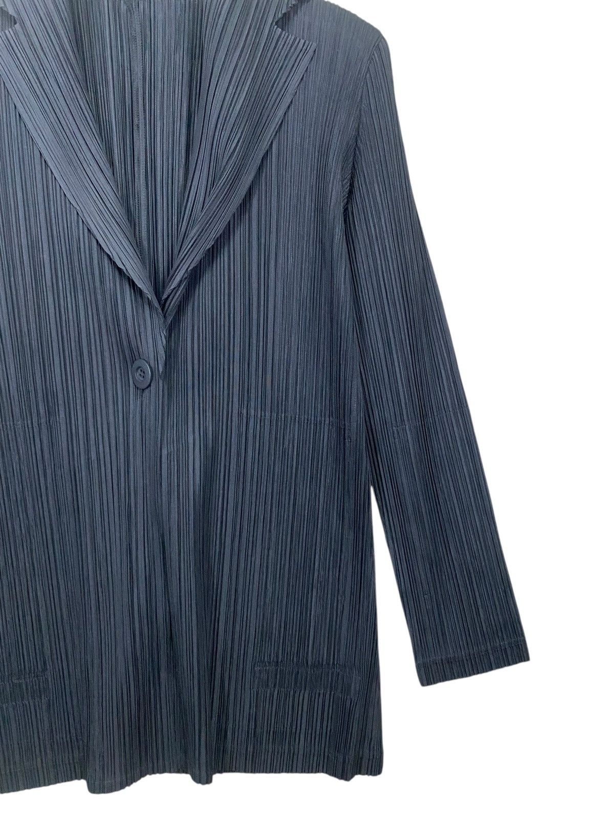Pleats Please Issey Miyake Vintage pleats please issey miyake black blazer Size US M / EU 48-50 / 2 - 4 Thumbnail