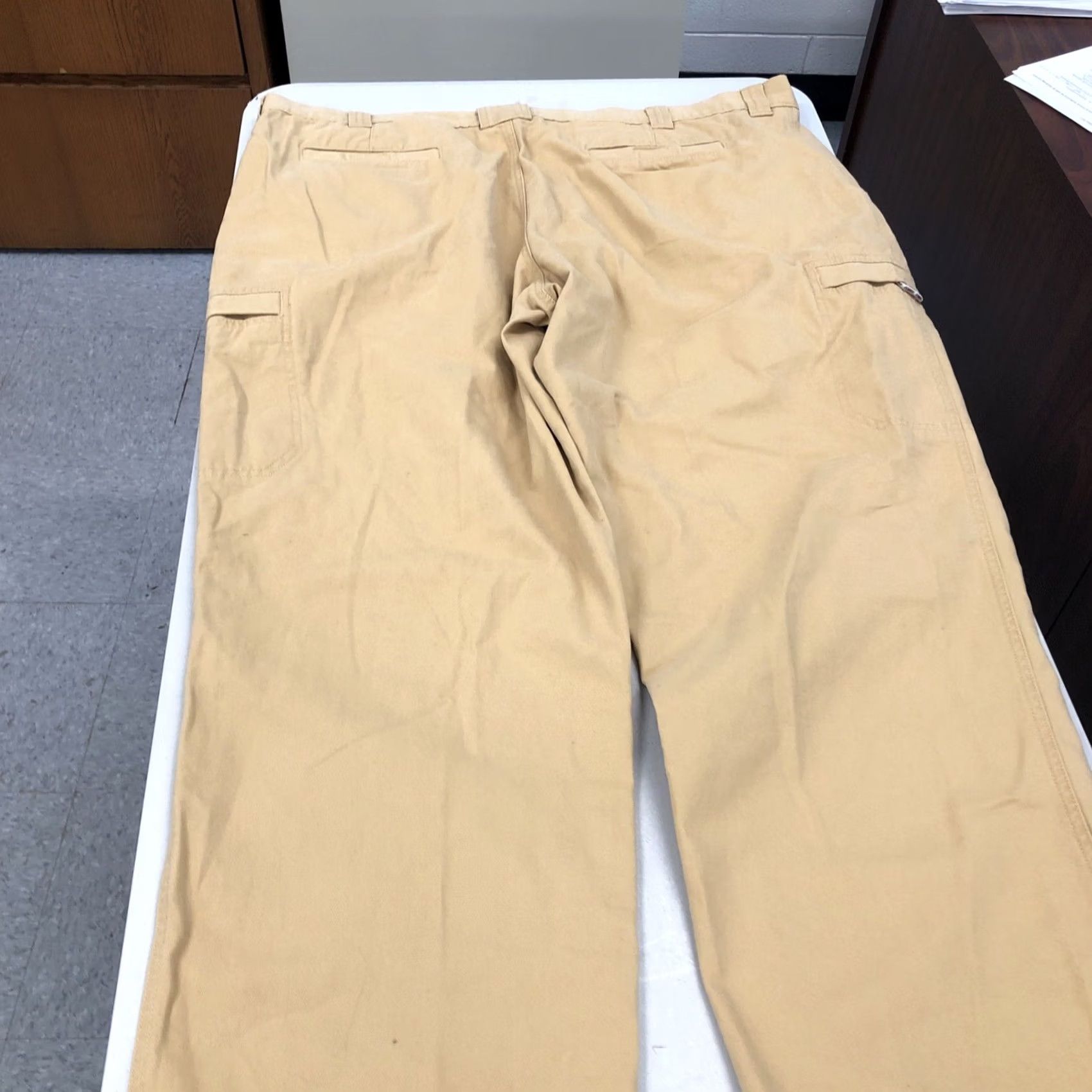 Vintage LL Bean Men's Natural Fit Khaki Cargo Hiking Pants 44x31 Beige Cargo Pocket Pants Men Outdoors Size US 44 / EU 60 - 3 Thumbnail