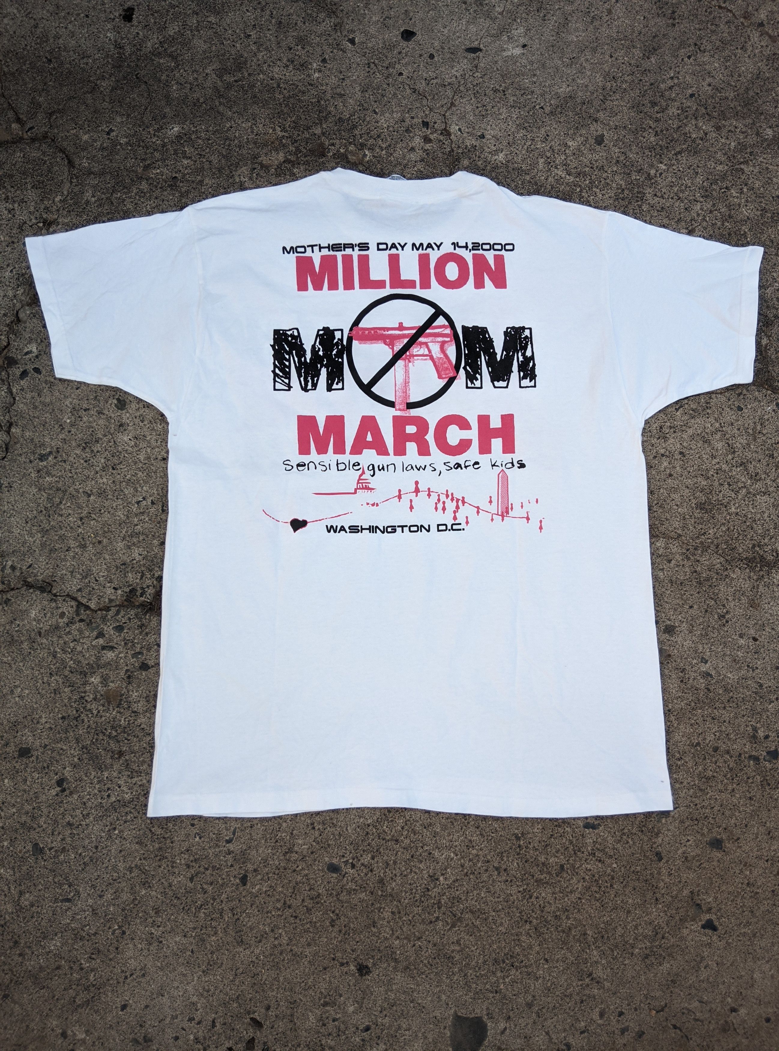 Vintage Vintage 90s Moms against guns day t shirt Size US XL / EU 56 / 4 - 1 Thumbnail