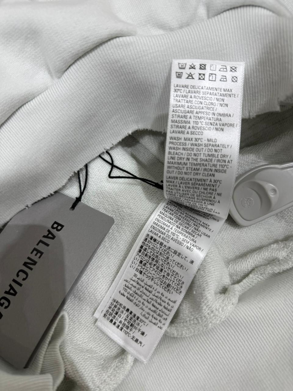 Balenciaga CC28 Distressed Hoodie in White Size US M / EU 48-50 / 2 - 5 Thumbnail