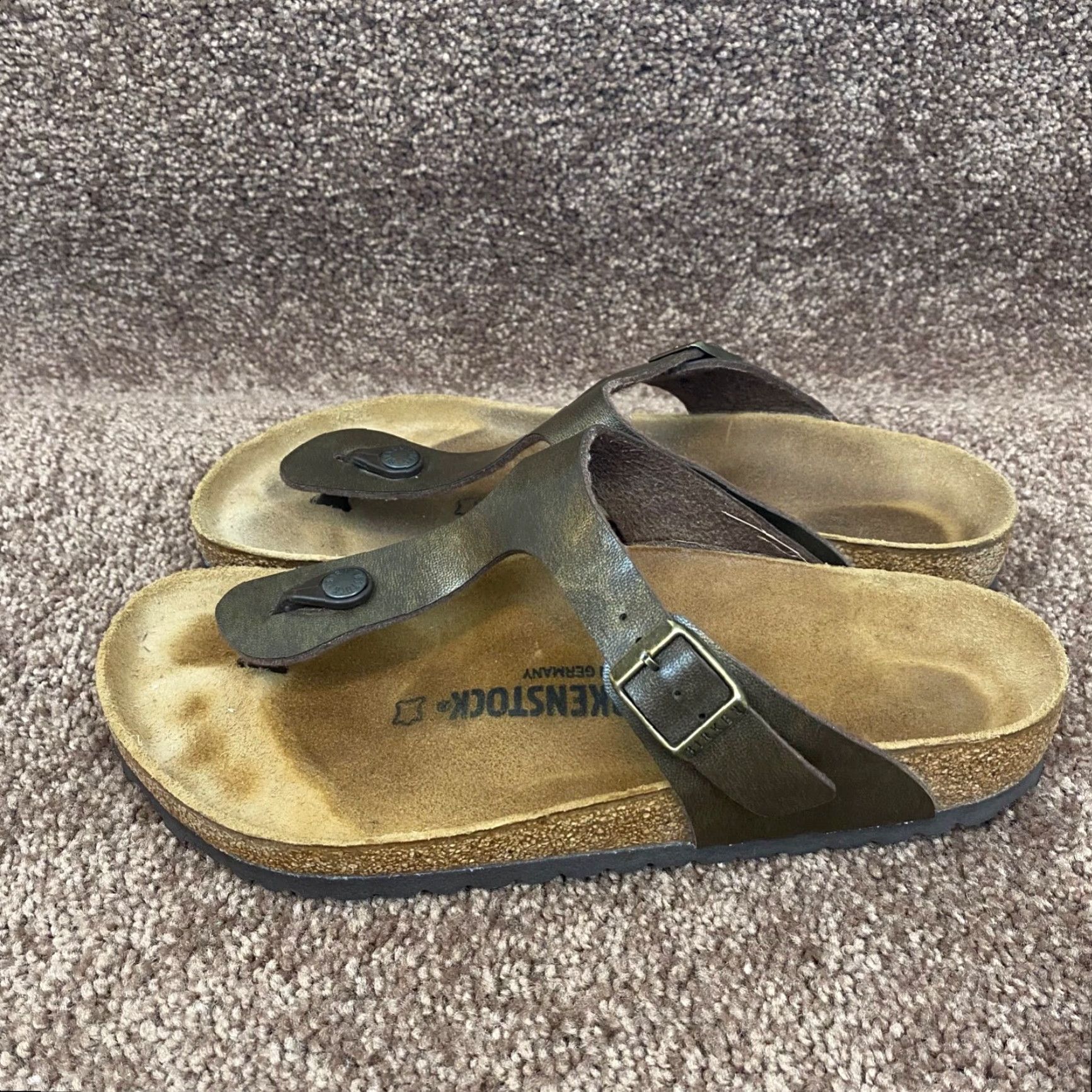 Birkenstock Birkenstock Gizeh Sandal Womens EU 40 Mens 7 Slip On Shiny Brown Size US 9 / IT 39 - 3 Thumbnail