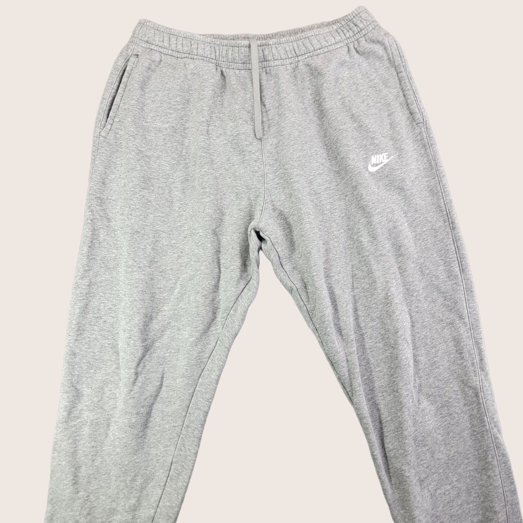 Nike Nike Sweatpants Mens XL Gray Club Fleece Joggers Elastic Waist Pockets Athletic Size US 36 / EU 52 - 1 Thumbnail