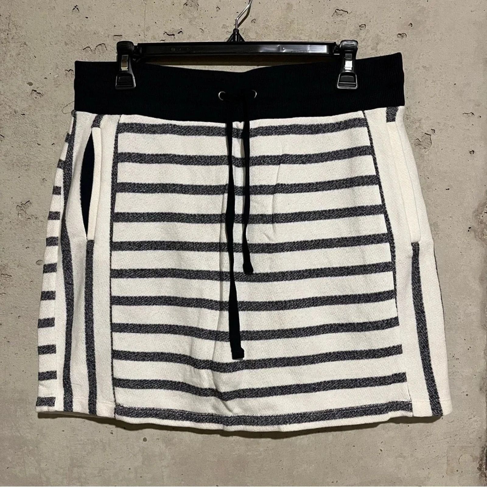 Jones New York Jones New York Drawstring Waist Striped Mini Skort Size 28" / US 6 / IT 42 - 1 Thumbnail