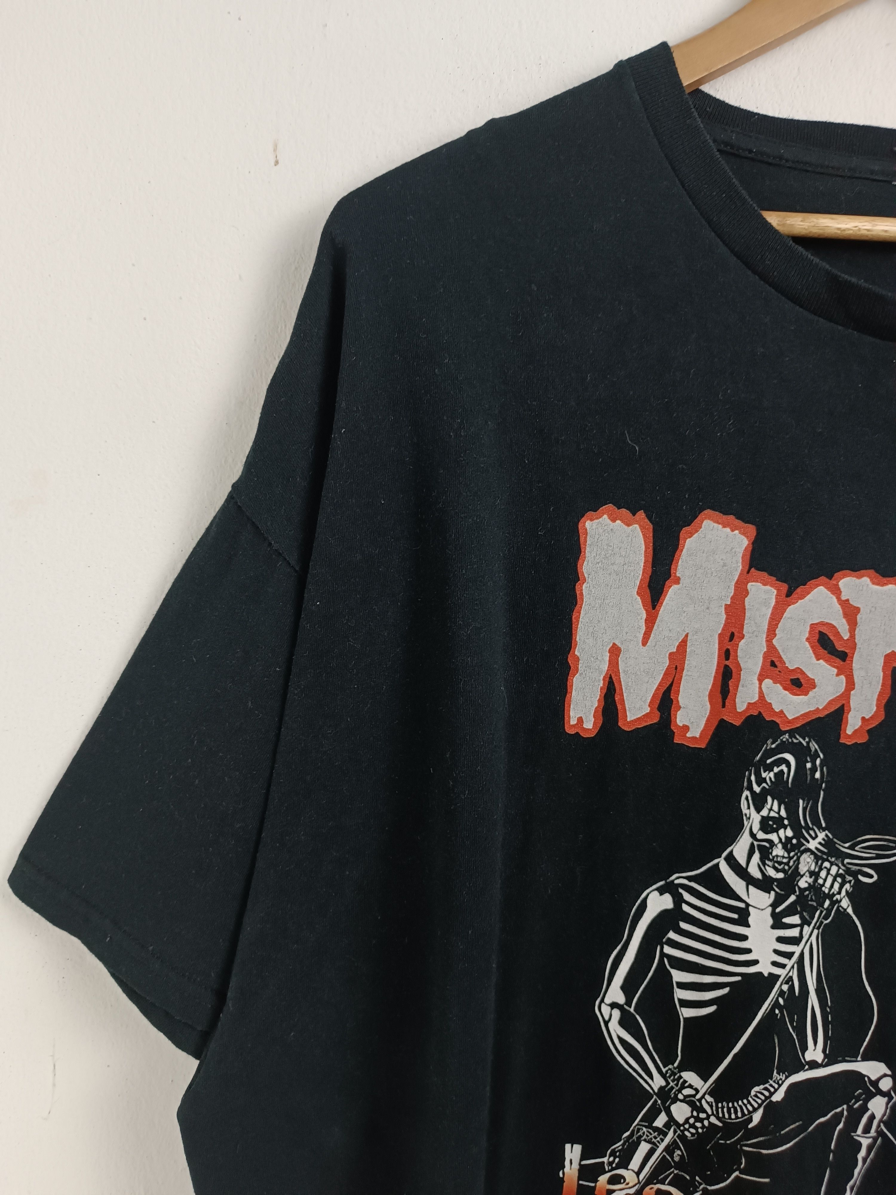 Band Tees VINTAGE MISFITS LEGACY OF BRUTALITY PUNK TEE rancid ramones Size US XXL / EU 58 / 5 - 5 Thumbnail