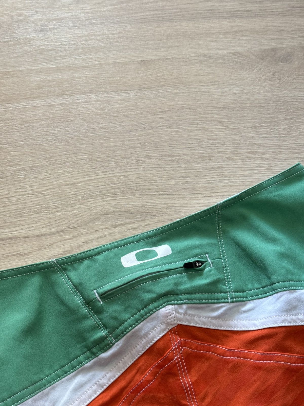 Vintage Vintage Oakley Swim y2k Shorts Size US 30 / EU 46 - 4 Thumbnail