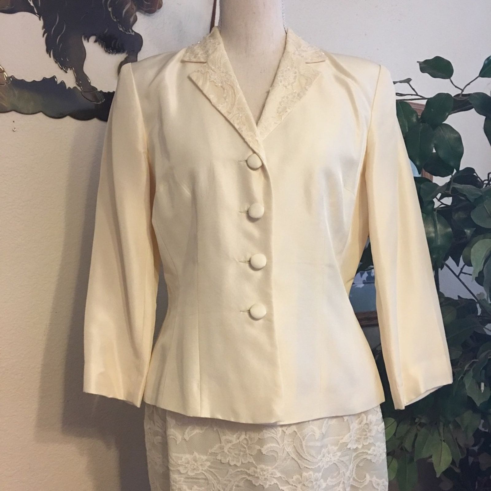 Designer KIR elegant cream lace beaded skirt suit set 6 Size M / US 6-8 / IT 42-44 - 1 Thumbnail