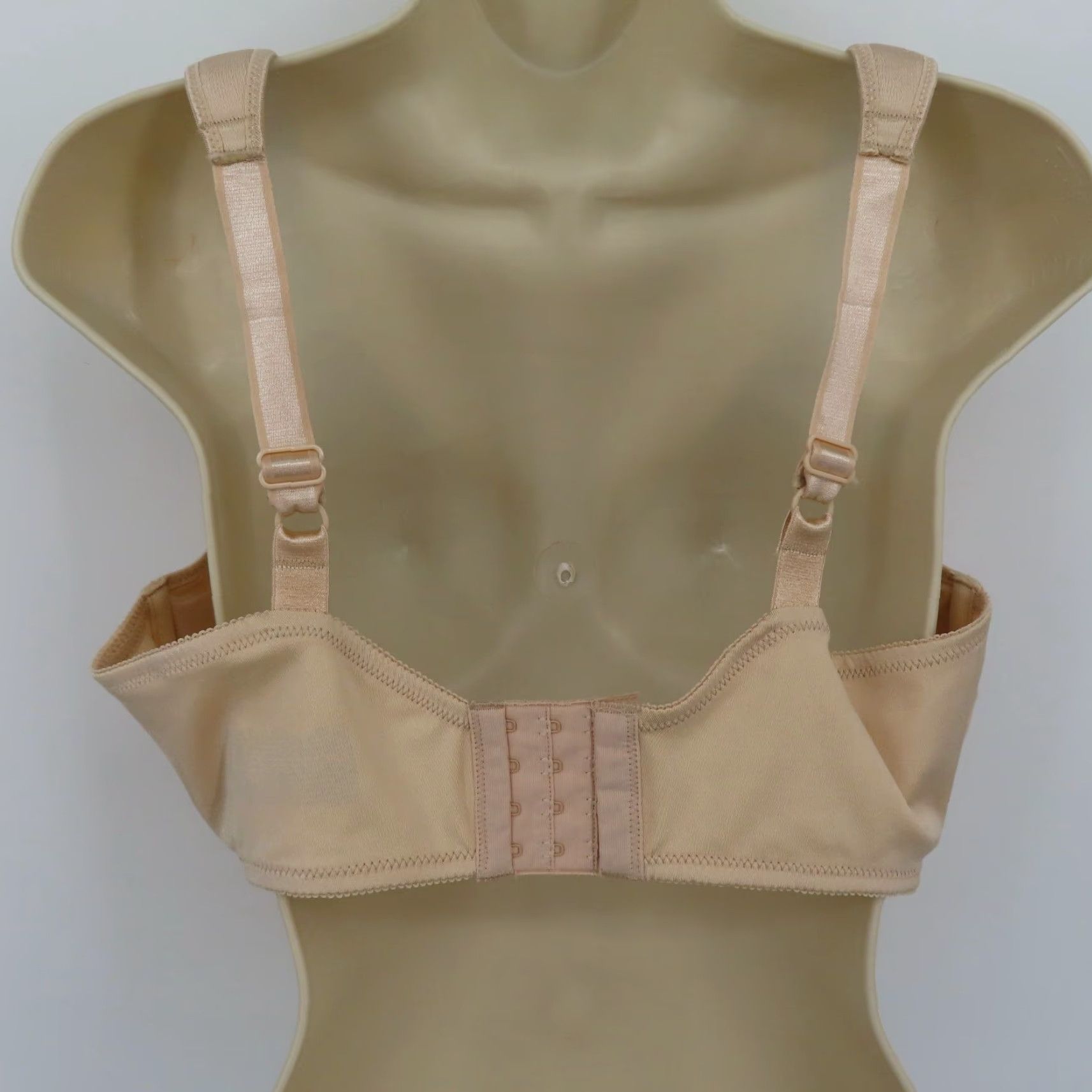 Vintage Bali Live It Up Seamless Underwire Bra 42DDD Beige Plus Size Women NEW Size ONE SIZE - 6 Thumbnail