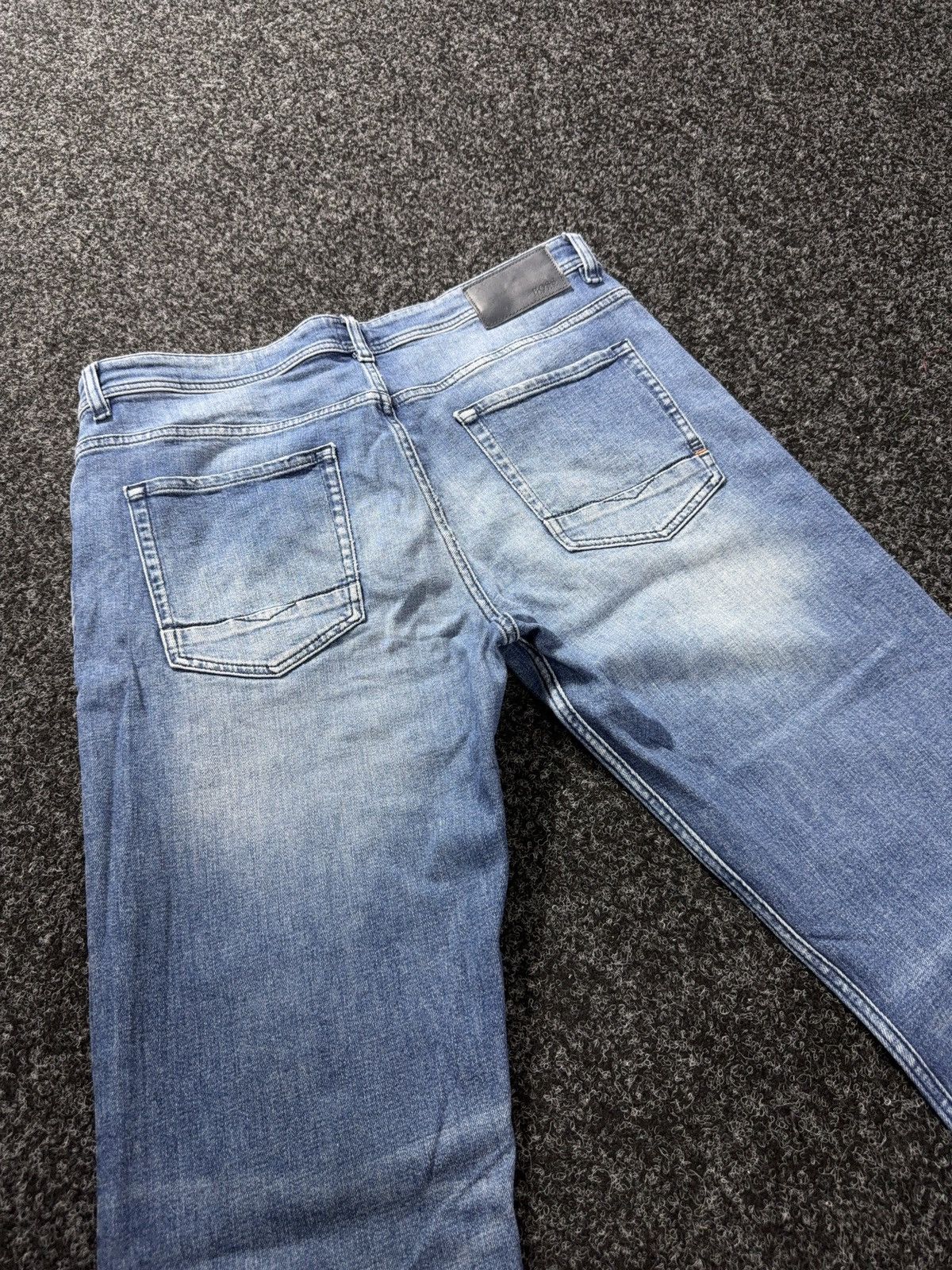 Hugo Boss 00s Hugo Boss Orange Distressed 040 Taber Tapered Jeans W36 Size US 36 / EU 52 - 16 Thumbnail