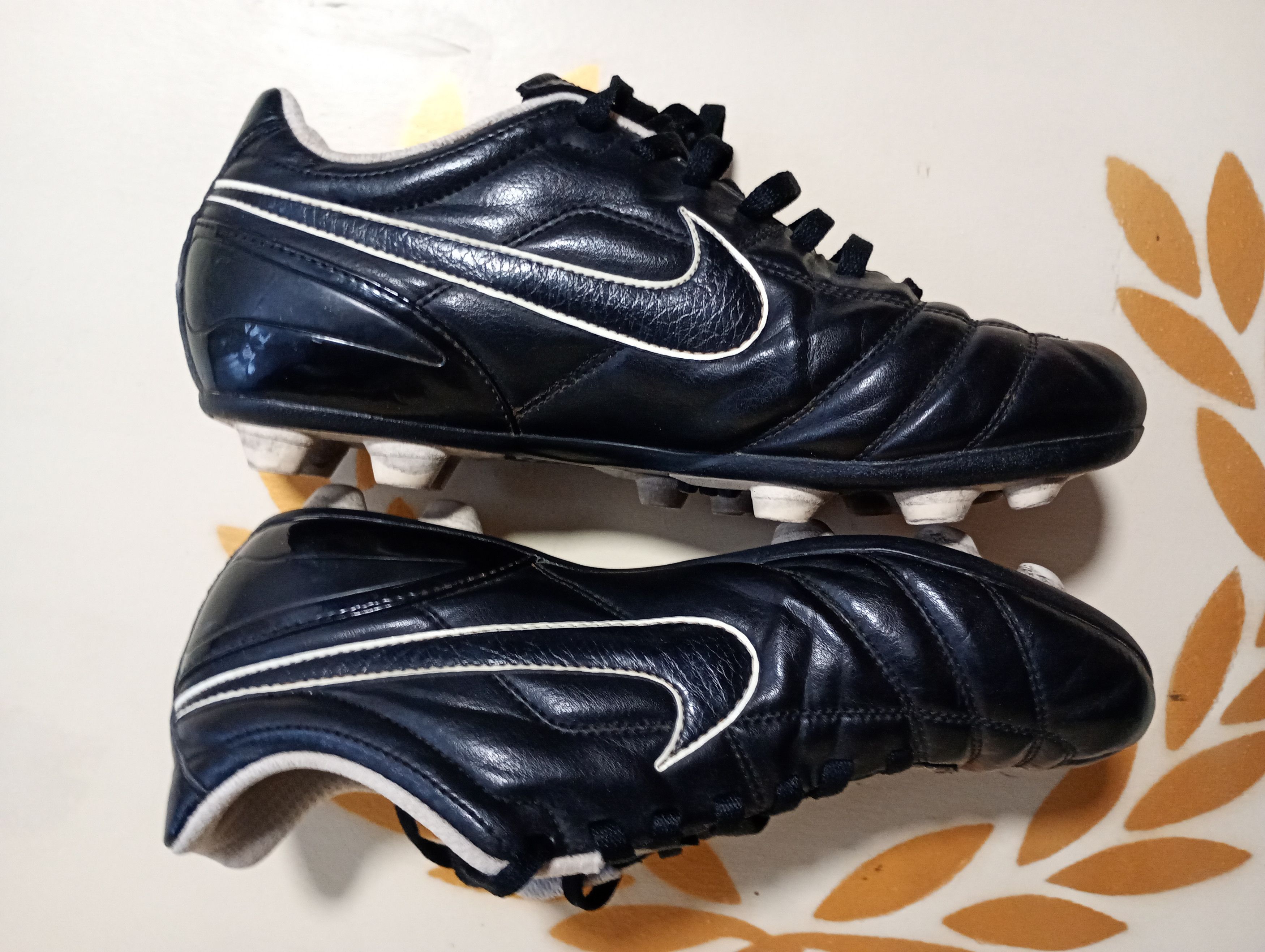 Nike 2009 Nike Tiempo Versatract Soccer Cleats Size US 8.5 Size US 8.5 / EU 41-42 - 9 Thumbnail