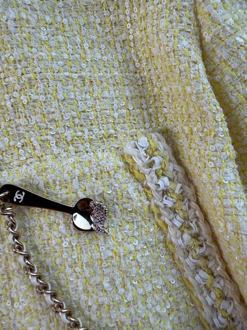 Chanel Chanel 19s beach series chick yellow sequin short-sleeved Size XS / US 0-2 / IT 36-38 - 2 Thumbnail