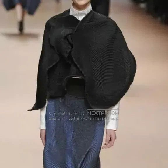 Issey Miyake Issey Miyake size:one size Steam Stretch Bud Top Size S / US 4 / IT 40 - 2 Thumbnail