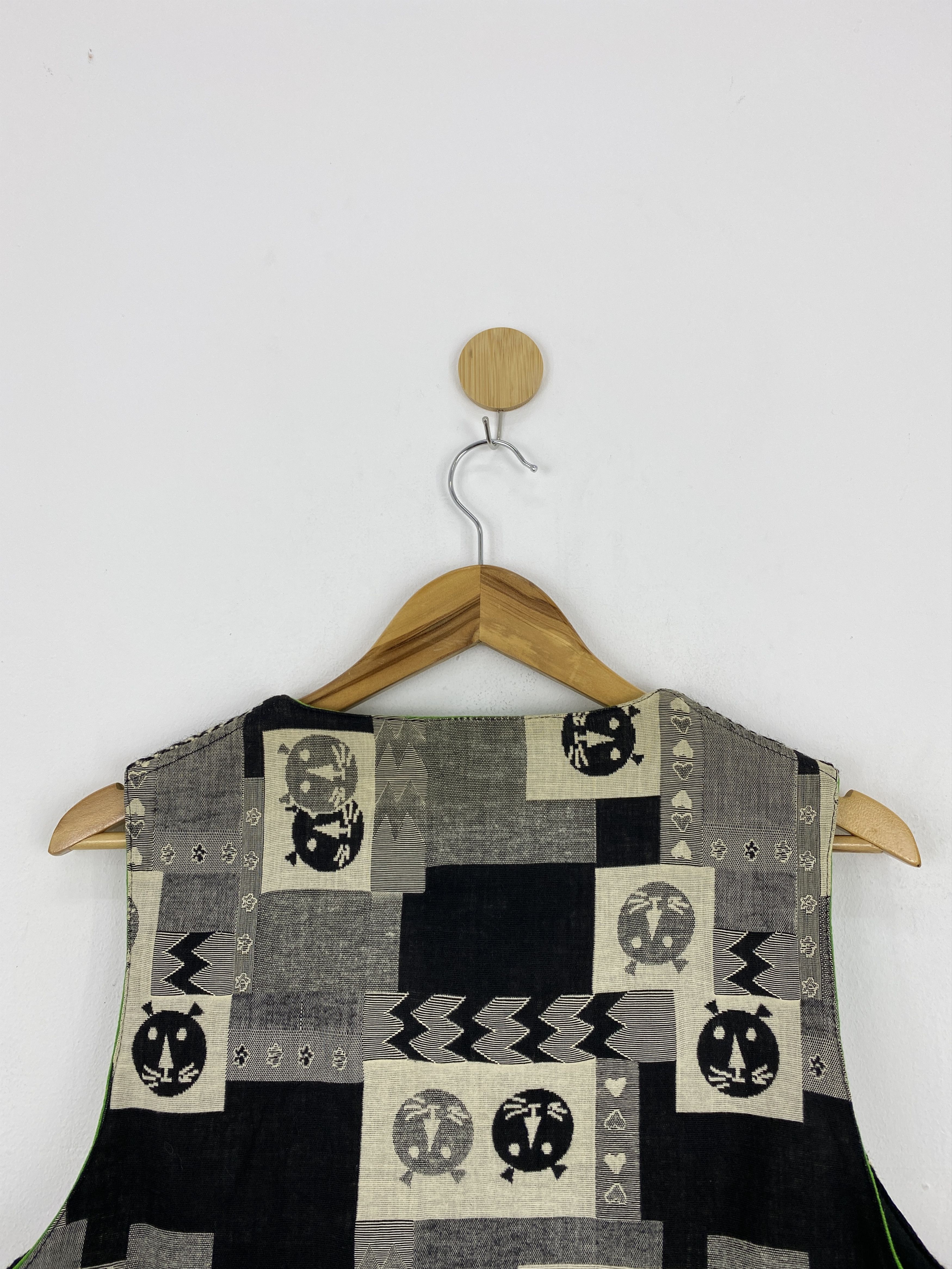 Jean Charles De Castelbajac Vintage Jean Charles De Castelbajac Navajo Knit Vest J1760 Size US S / EU 44-46 / 1 - 4 Thumbnail