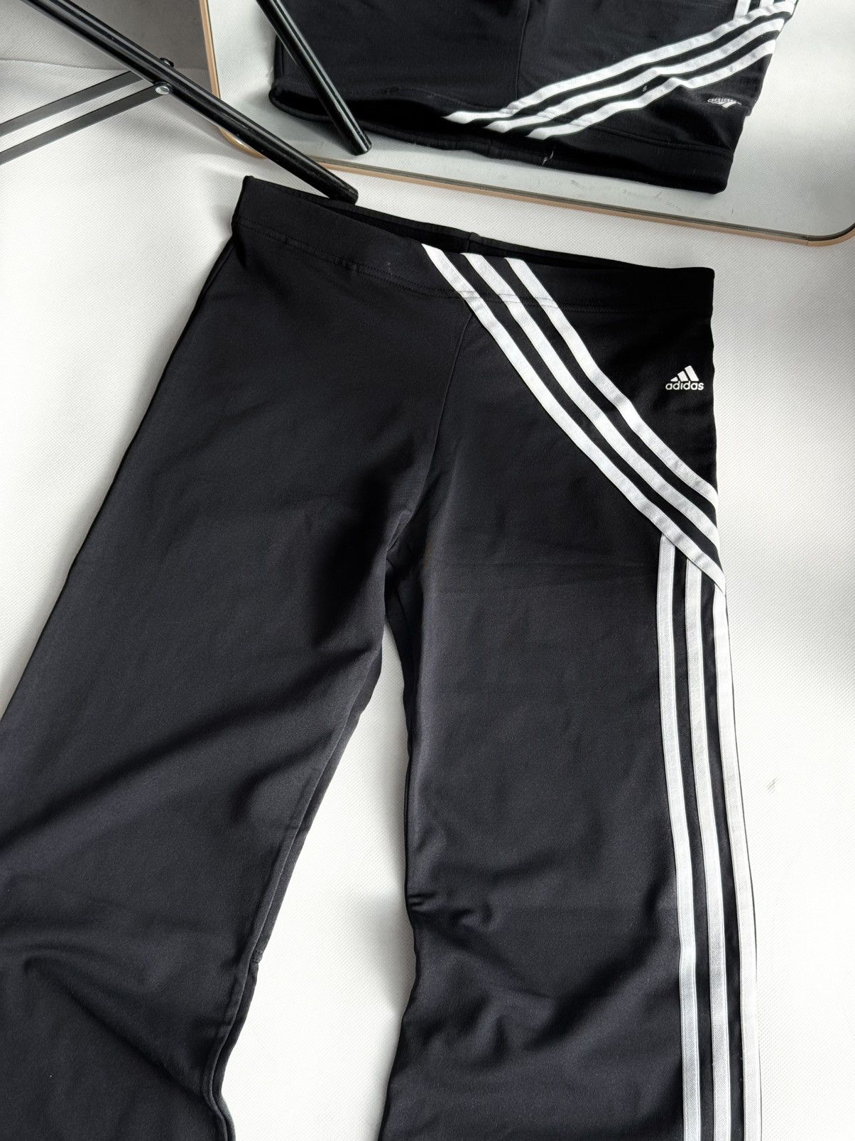 Adidas Very Rare Adidas 3 Stripe Sexy Yoga Low Waisted Flared Size 28" / US 6 / IT 42 - 6 Thumbnail
